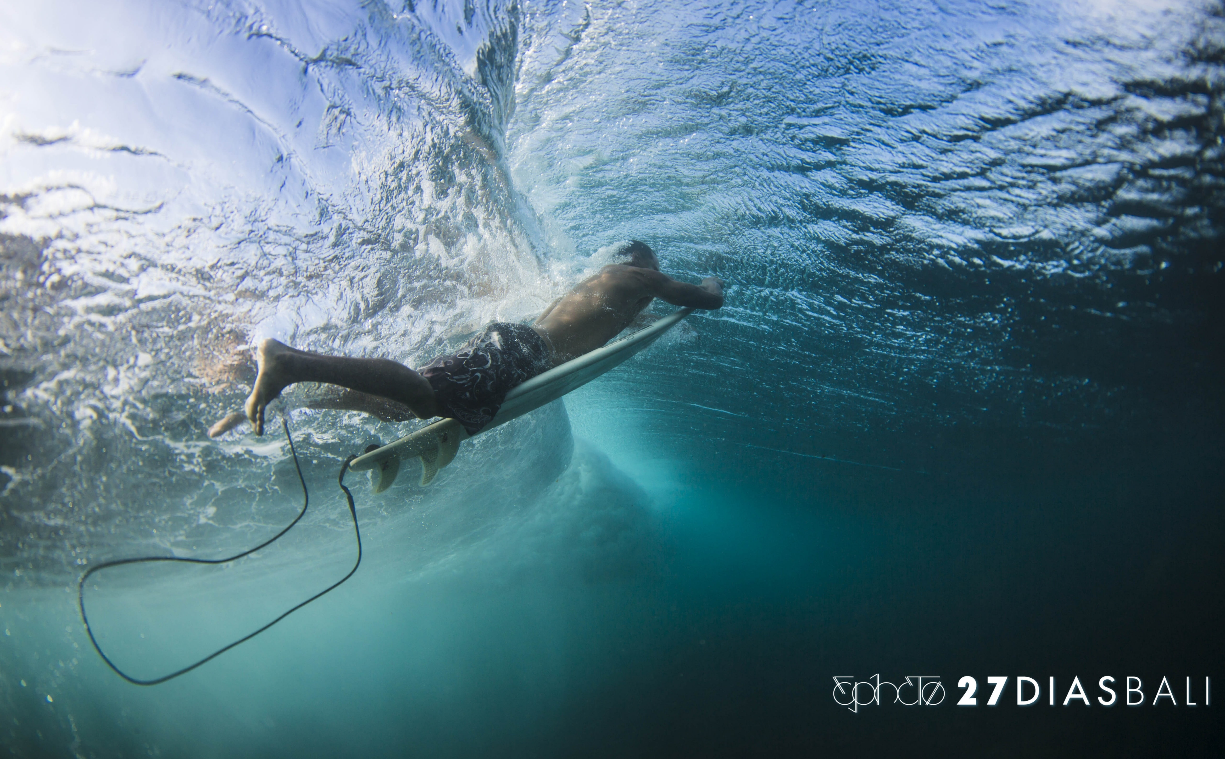 Underwater, swimming, Waves, Sports, real people, leisure activity, sport, 5dmarkiii, white, Indonesia, ernestoborges, one person, waterhousing, aquatic sport, HD Wallpaper