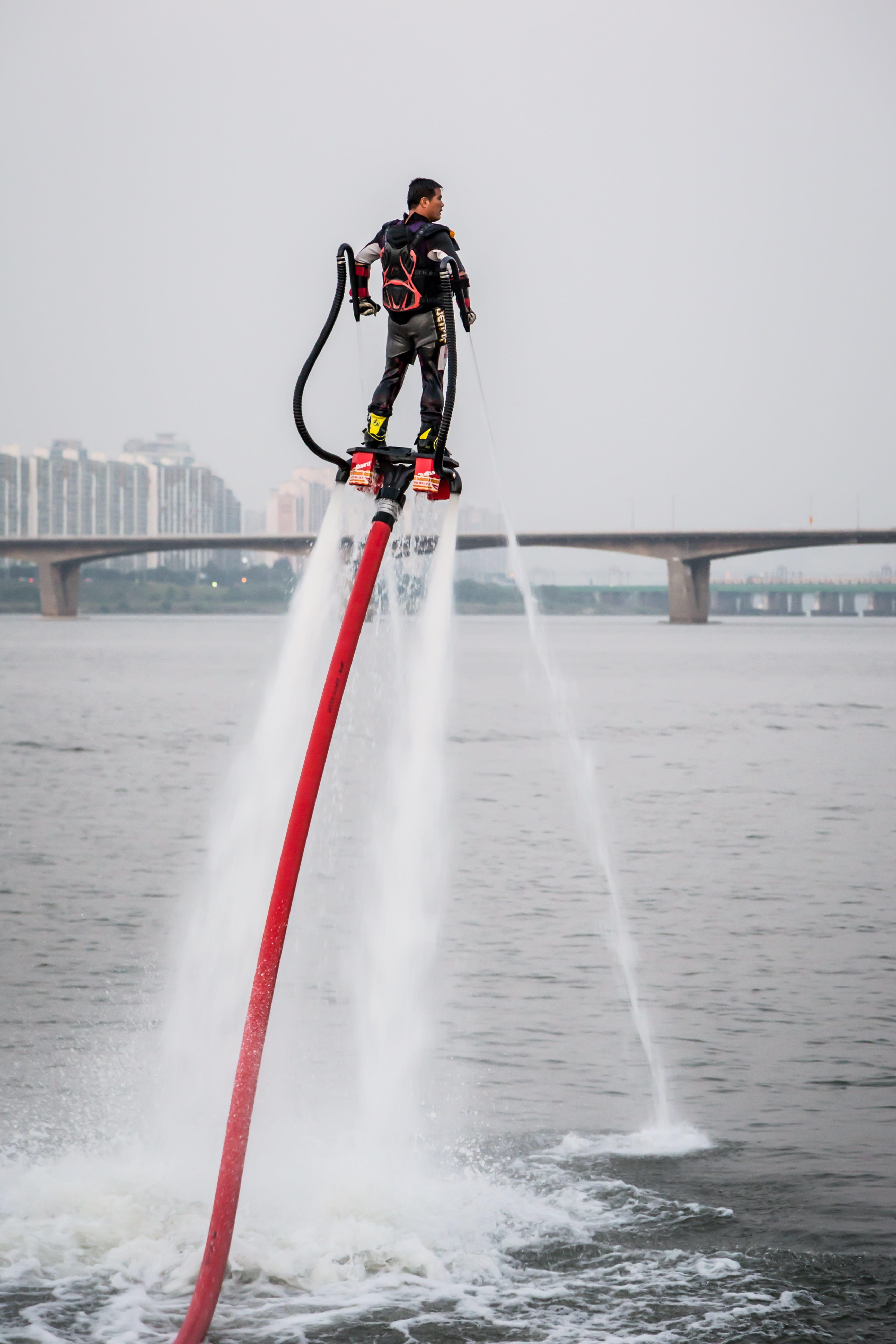 sky, built structure, Sport, watersports, extreme, one man only, Extreme, full length, day, spicy, sport, water jet ski, nature, aquatic sport, extreme sports, Phone HD Wallpaper