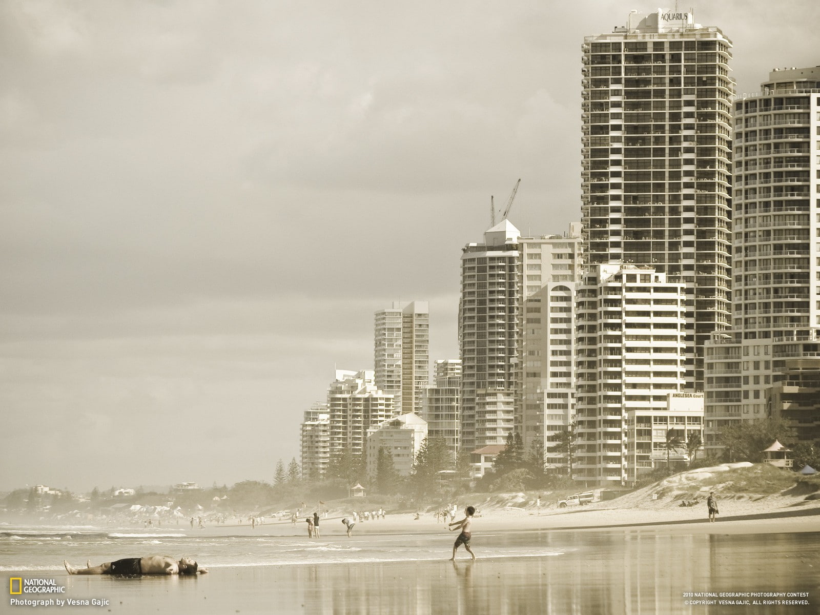 beach, city, low saturation, sea, cityscape, Surfers Paradise, 720P, HD Wallpaper