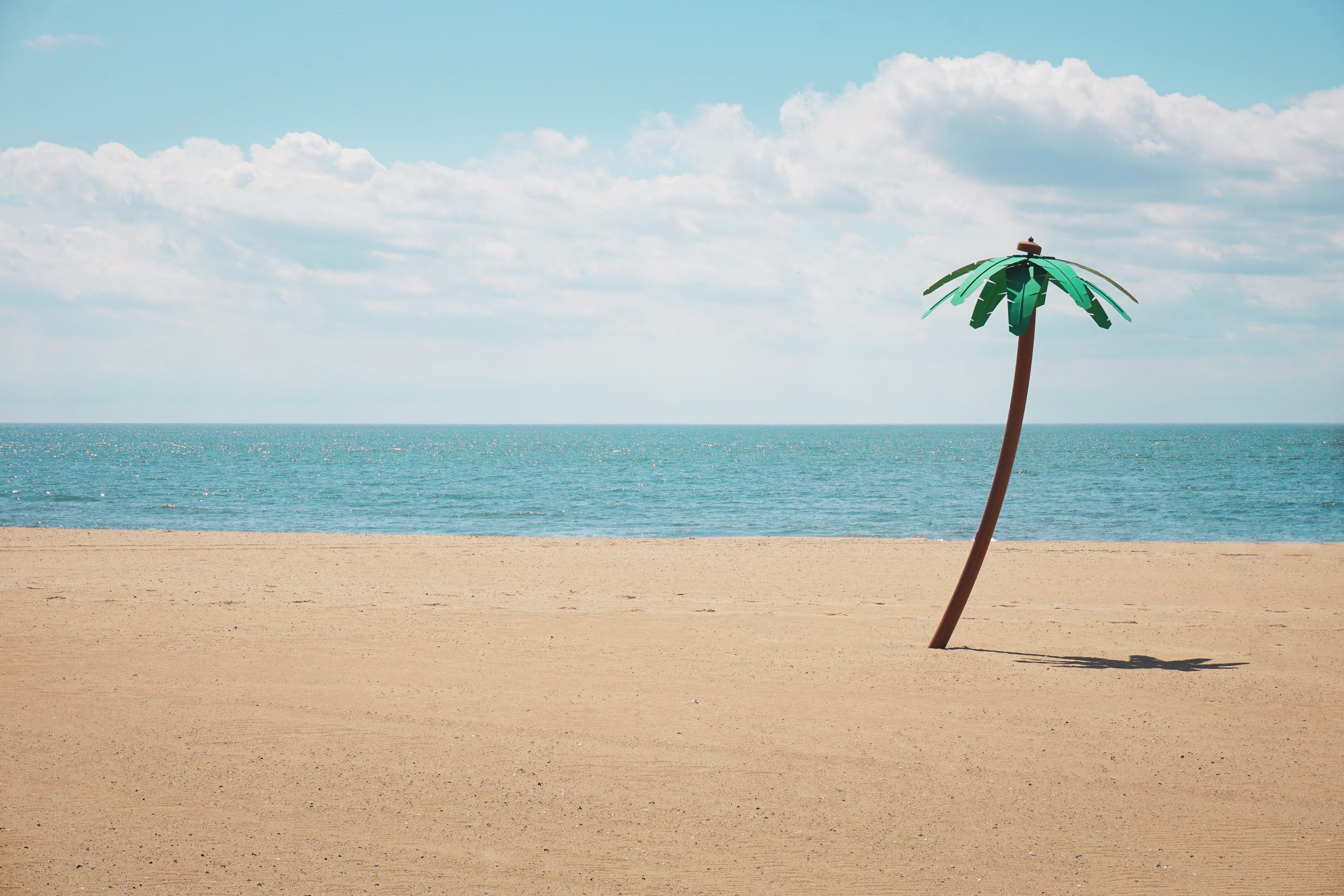 beauty in nature, tranquil scene, fake tree, horizon over water, cloud - sky, urban decay, daytime, brooklyn, shadow, water, non-urban scene, tree, sky, HD Wallpaper