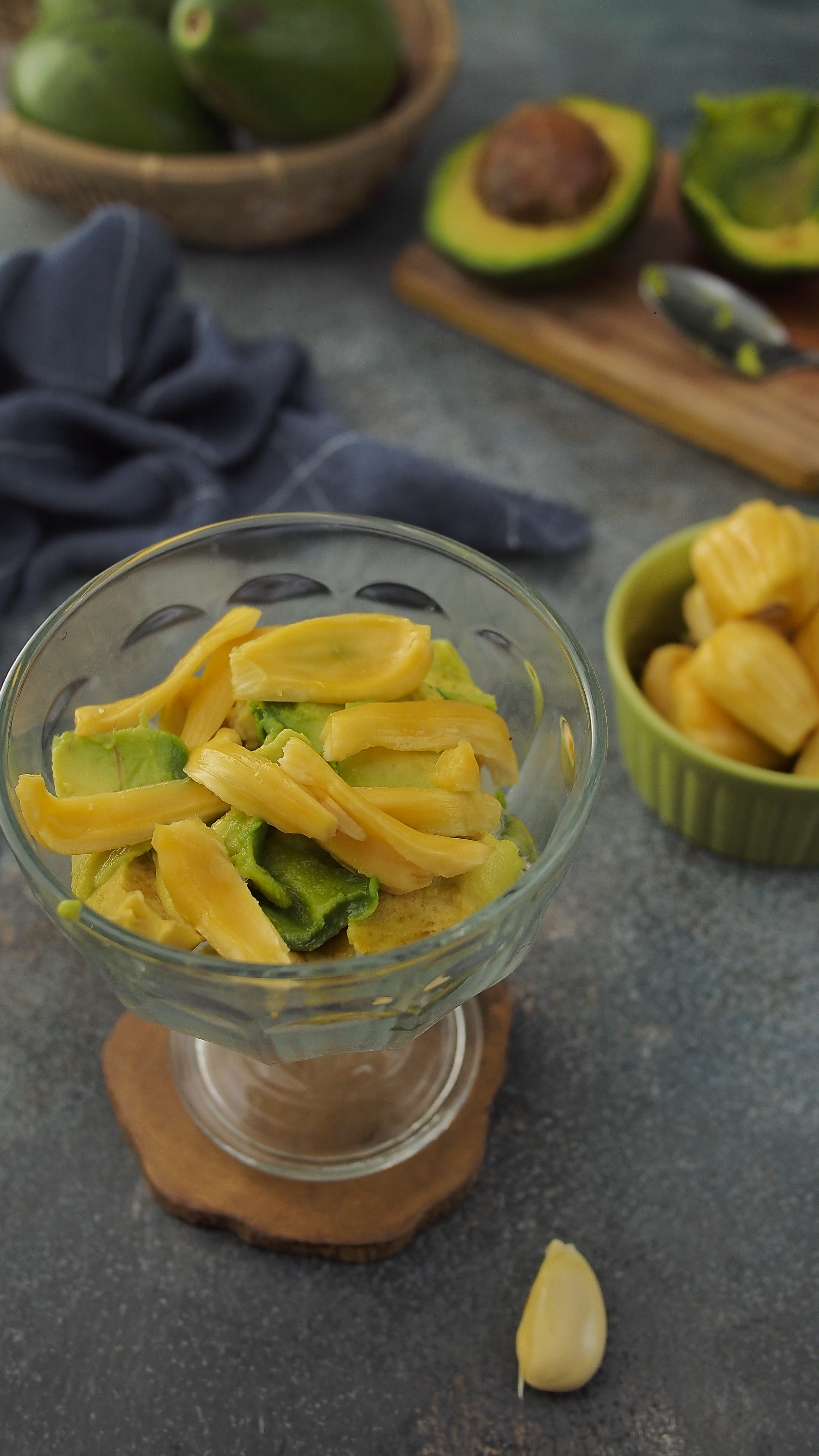 vegetable, vegetarian food, beverage, avocado, indoors, refreshment, dessert, wellbeing, drink, no people, healthy, fruit, still life, 4K, selective focus, Phone HD Wallpaper