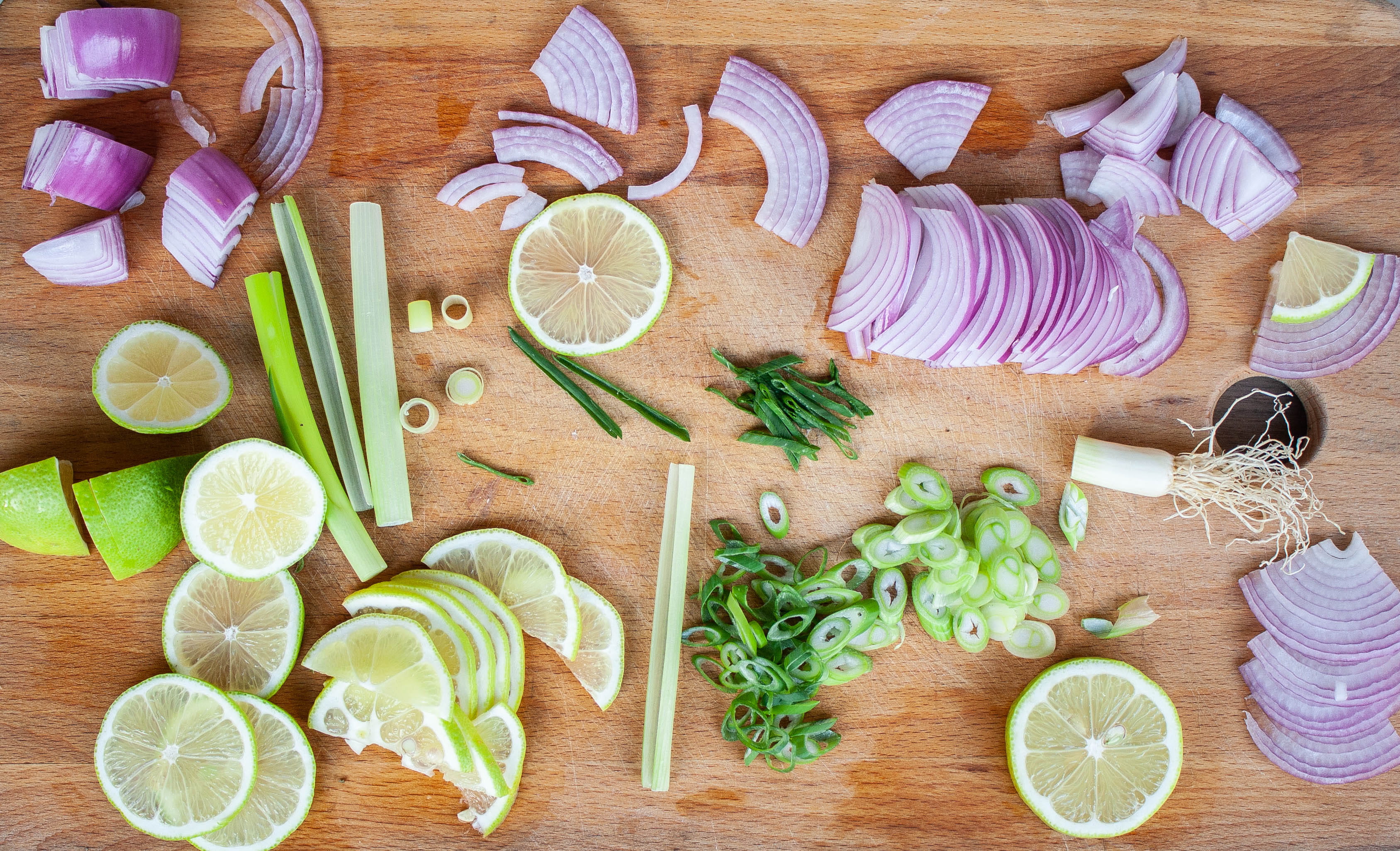 foodphotography, herb, instafood, chives, table, no people, vegetable, wood - material, healthy eating, still life, cuttingboard, cook, miseenplace, onion, HD Wallpaper