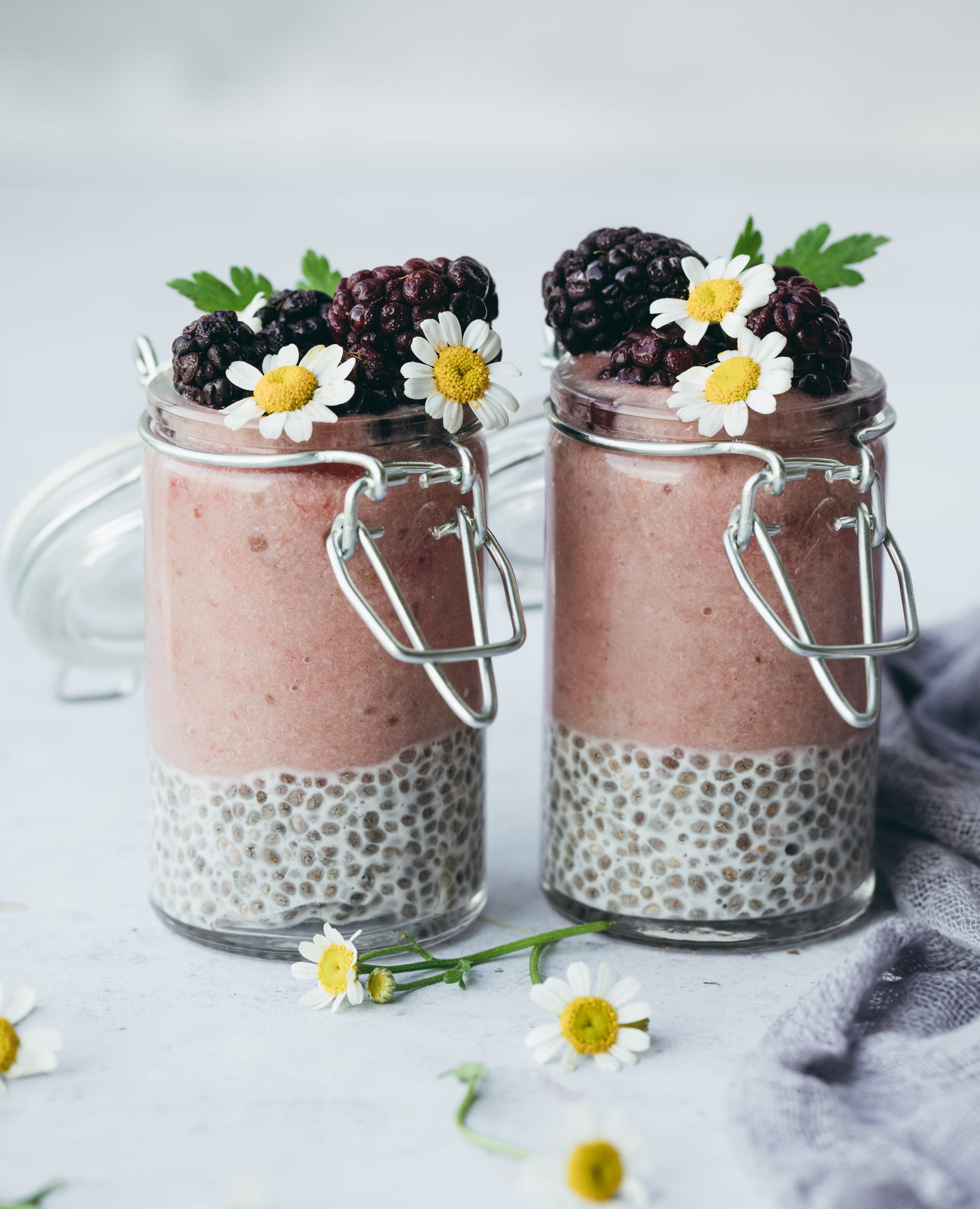 juice, drink, dessert, smoothie, close-up, jars, nature, plant, freshness, ready-to-eat, flower, table, daisy, edibleflowers, food, masonjars, milkshake, Phone HD Wallpaper