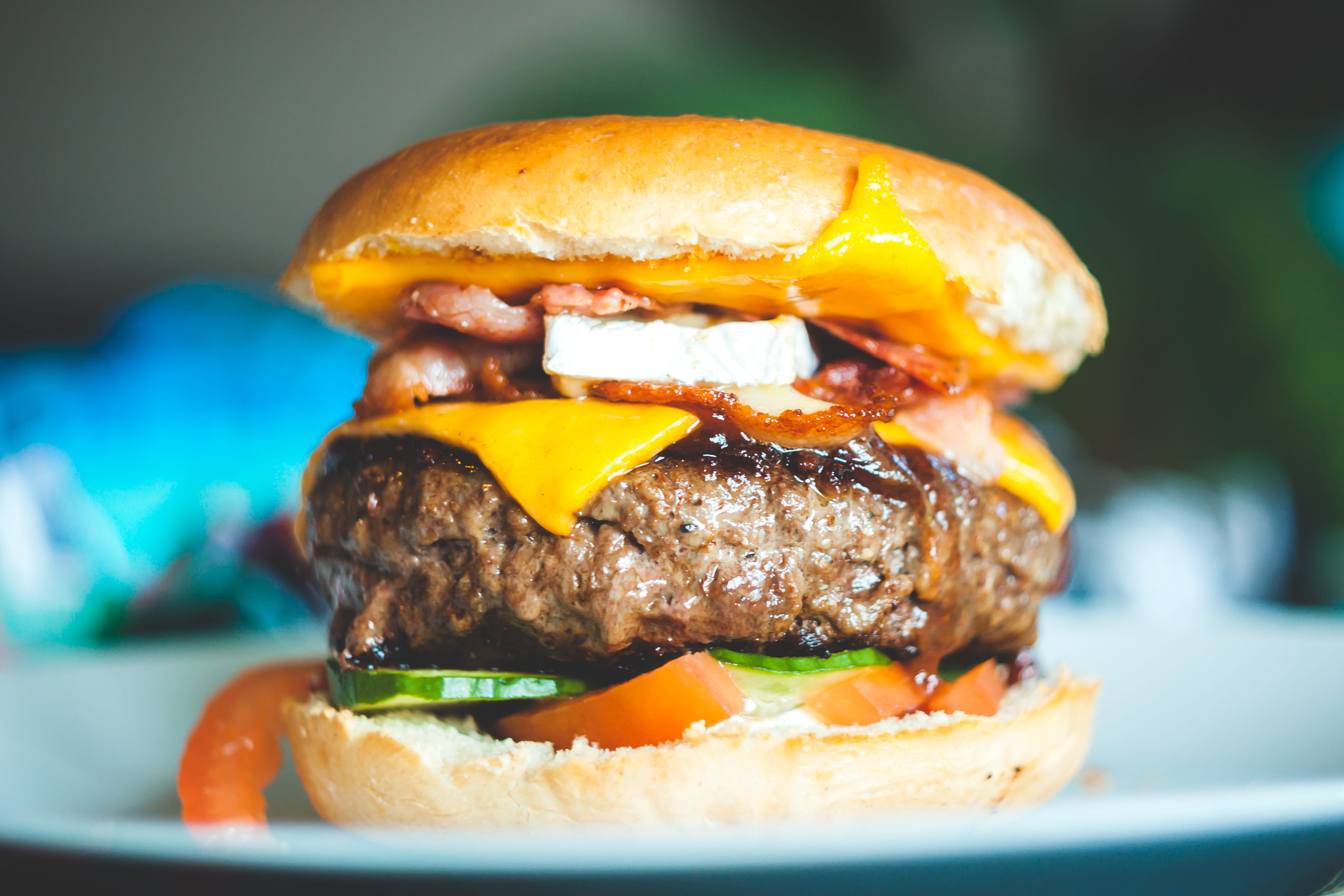 close-up, indoors, sandwich, grill, patty, fast food, 4K, focus on foreground, brie, dinner, vegetable, bbq, burger, food presentation, food, cheese, cheeseburger, HD Wallpaper