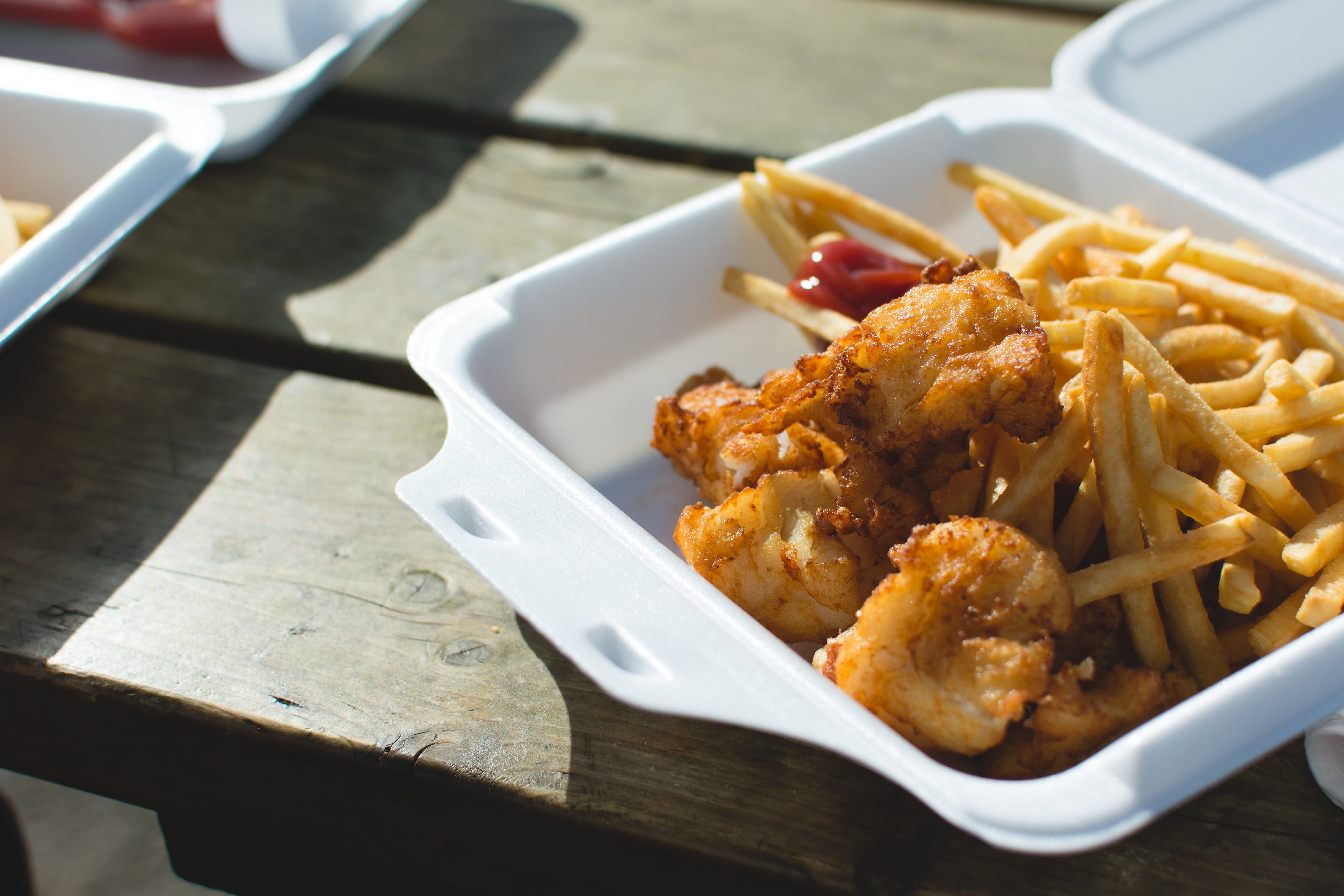 day, gourmet, potato, ready-to-eat, restaurant, table, h, deep fried, no people, french fries, food and drink, serving size, fried, meal, Húsavík, fried chicken, HD Wallpaper