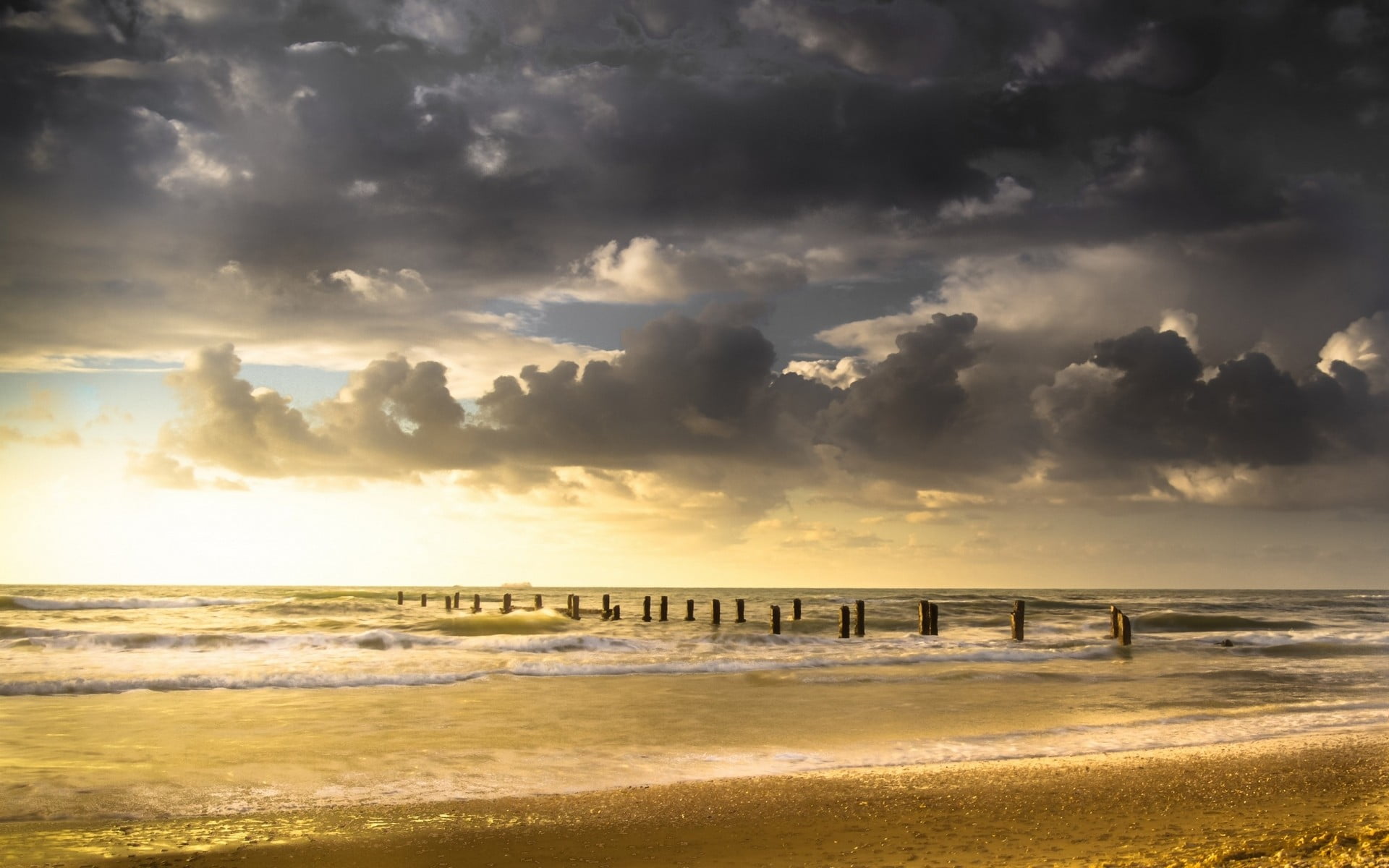 sport, clouds, nature, scenics - nature, wave, cloud - sky, beach, power in nature, motion, no people, black, land, old, sand, tranquil scene, horizon over water, HD Wallpaper