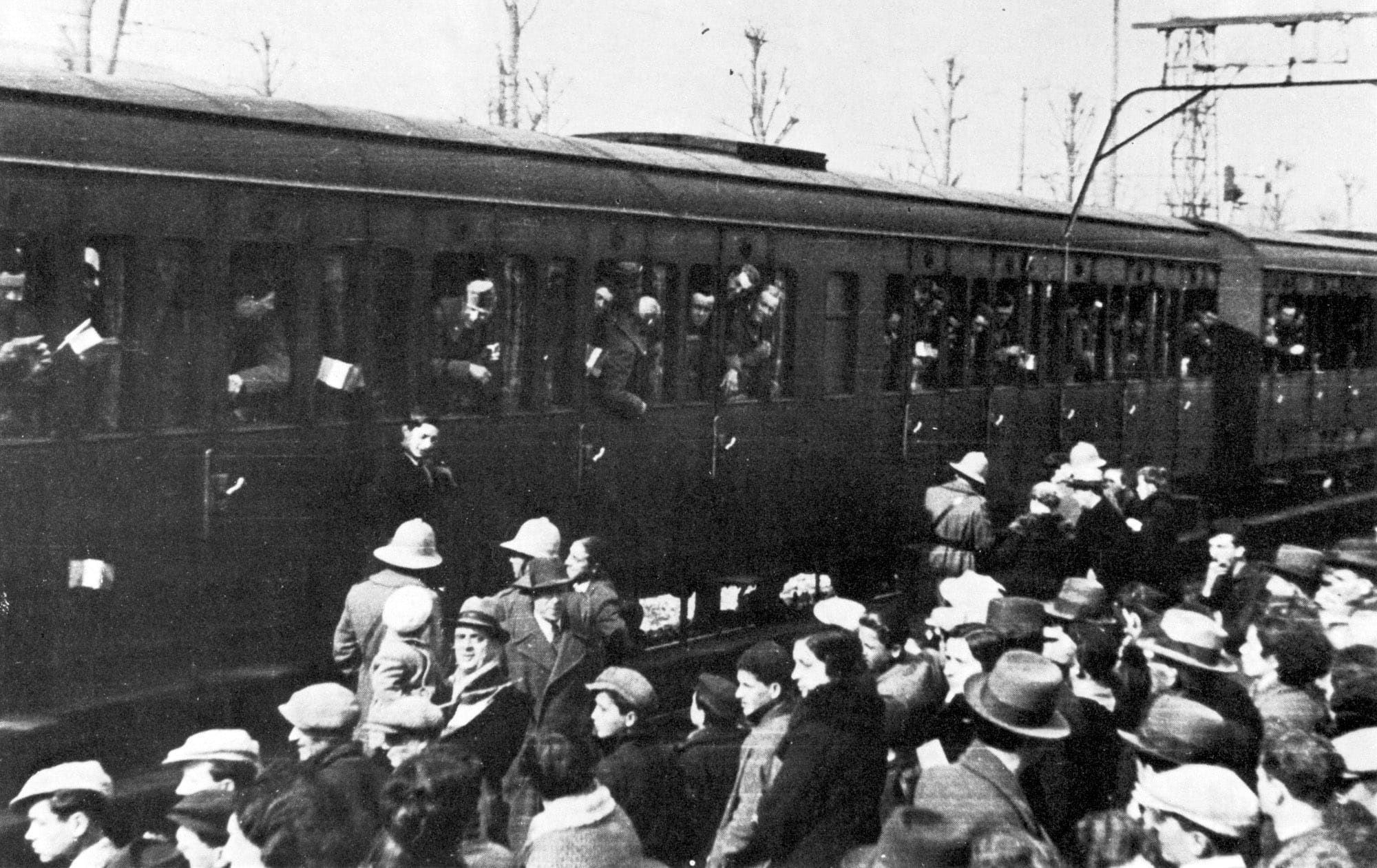 italo-abyssinian war, italo, transportation, building exterior, people, Second Italo-Abyssinian War, abyssinian, ww 2, real people, transport, war, outdoors, HD Wallpaper