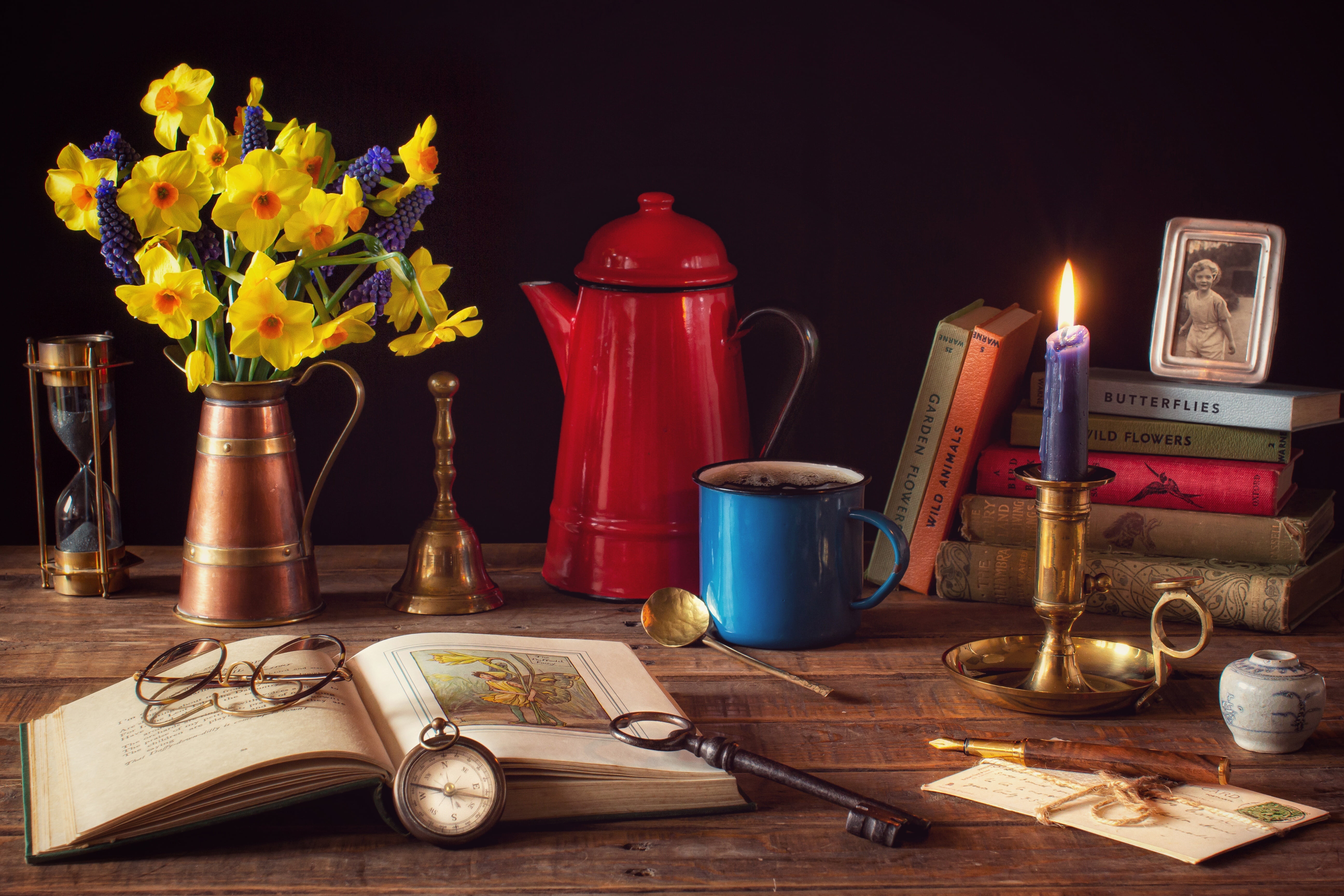 compass, mug, coffee pot, still life, 5K, books, hourglass, glasses, photo, coffee, bouquet, flowers, candle, candle holder, daffodils, Muscari, style, HD Wallpaper