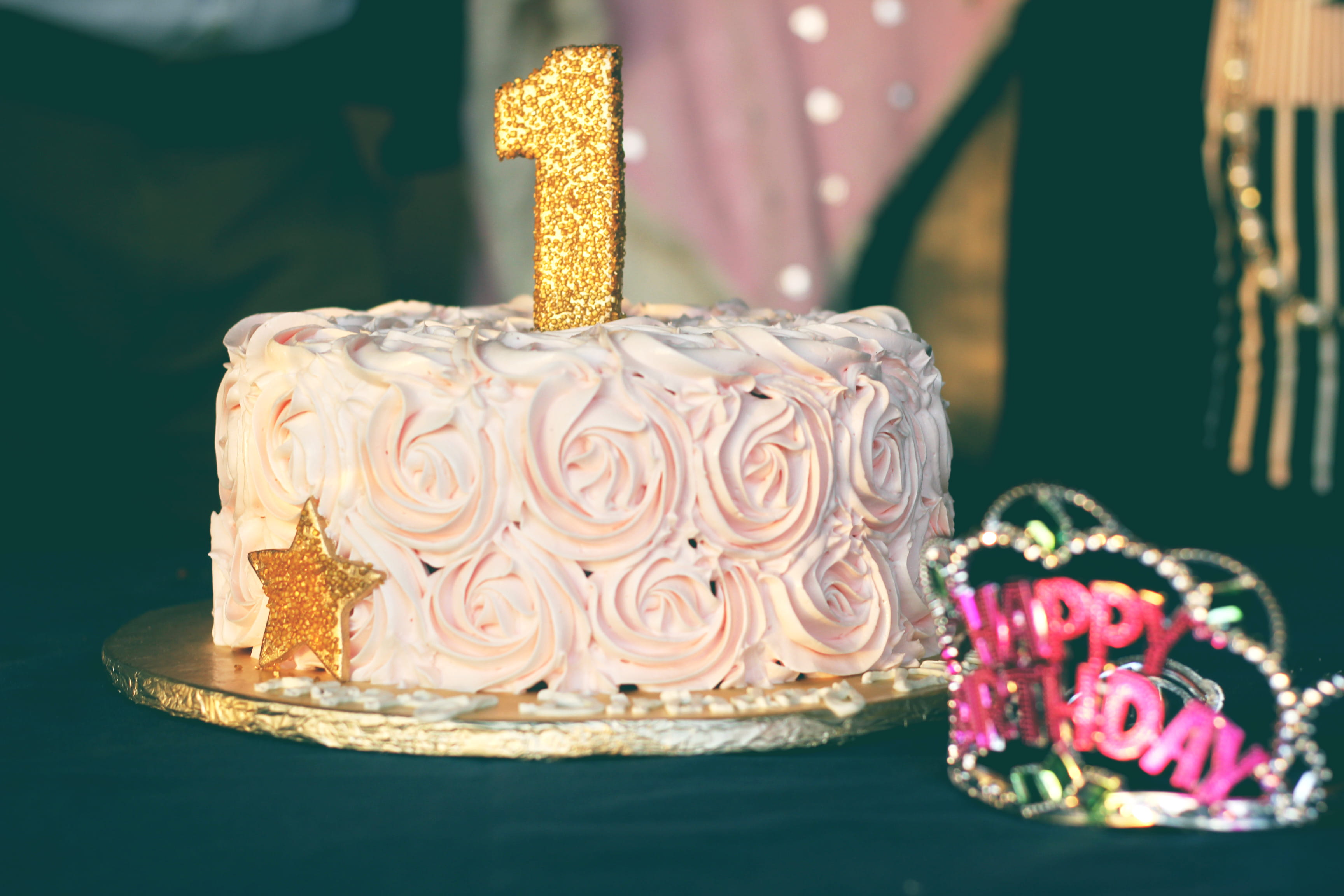 table, 2K, candle, indulgence, birthday cake, pink, focus, plate, ceremony, fancy, focus on foreground, baked, celebration, sugar, delicious, anniversary, HD Wallpaper
