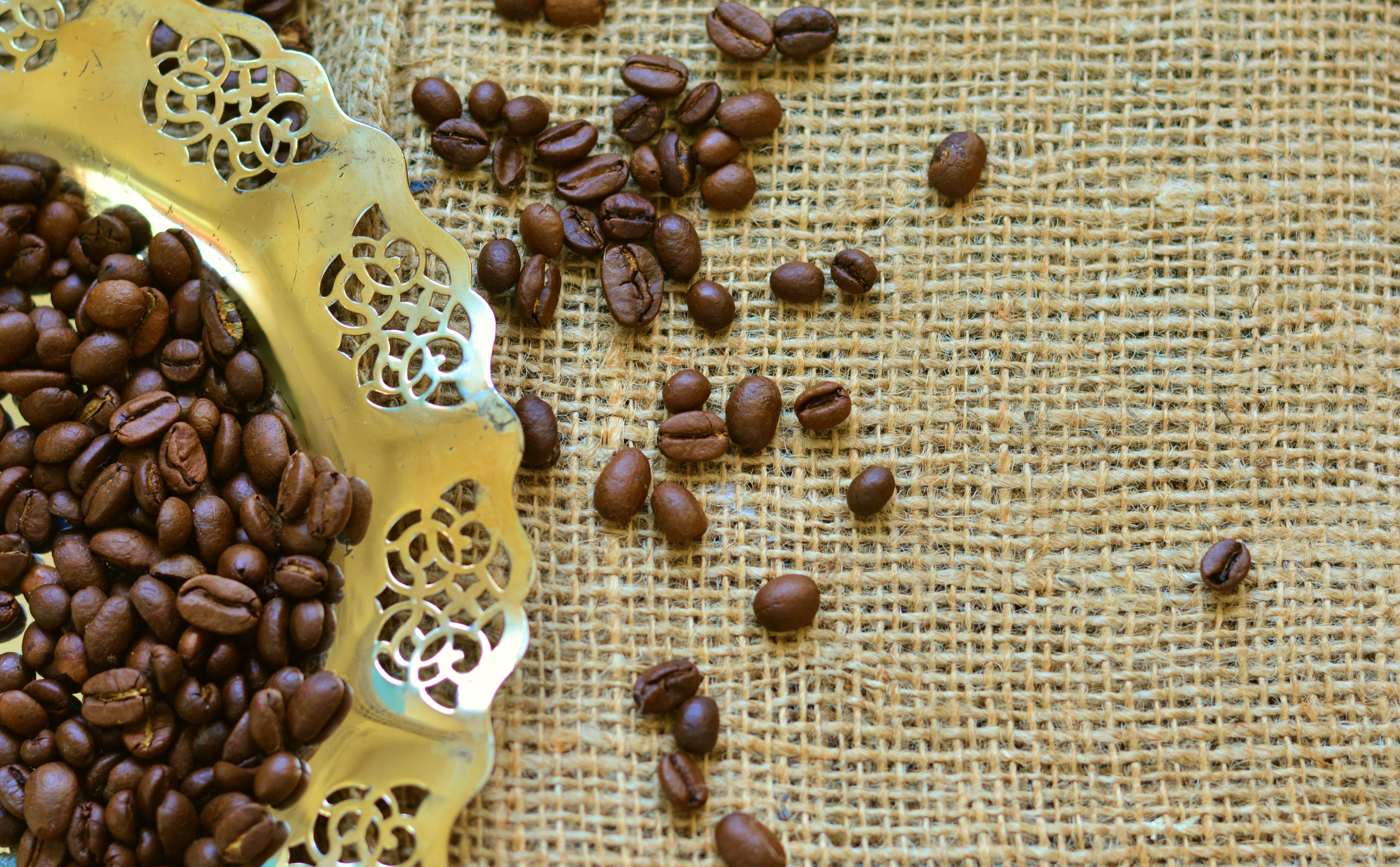 coffee, large group of objects, close-up, aroma, caffeine, plate, coffee - drink, lot, aromatic, wellbeing, roasted coffee bean, canvas, choice, brown, HD Wallpaper