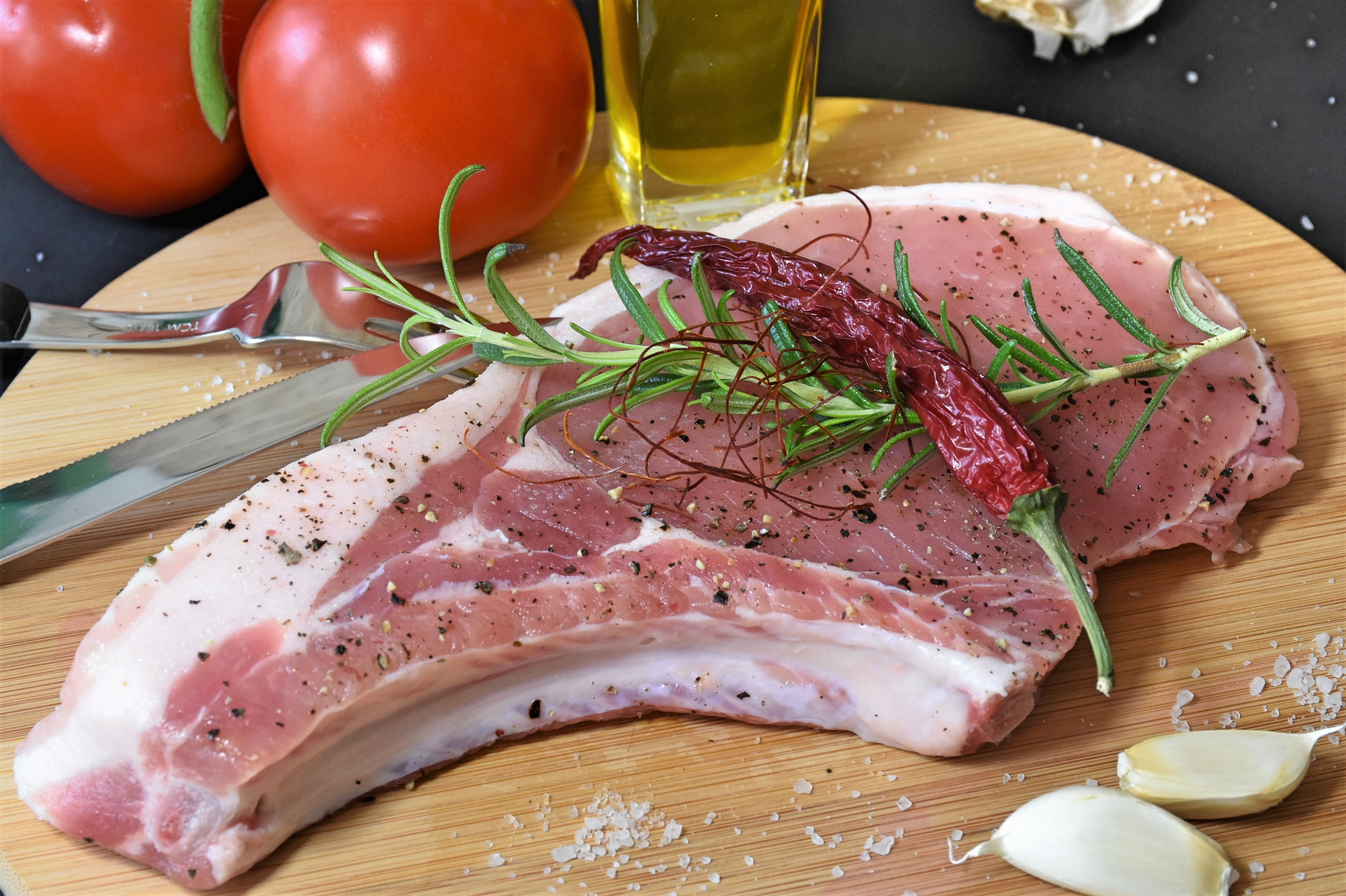 wood - material, garlic, rib, pork chop, wellbeing, meal, healthy eating, serving size, eat, food and drink, vegetable, close-up, food, no people, pig, HD Wallpaper