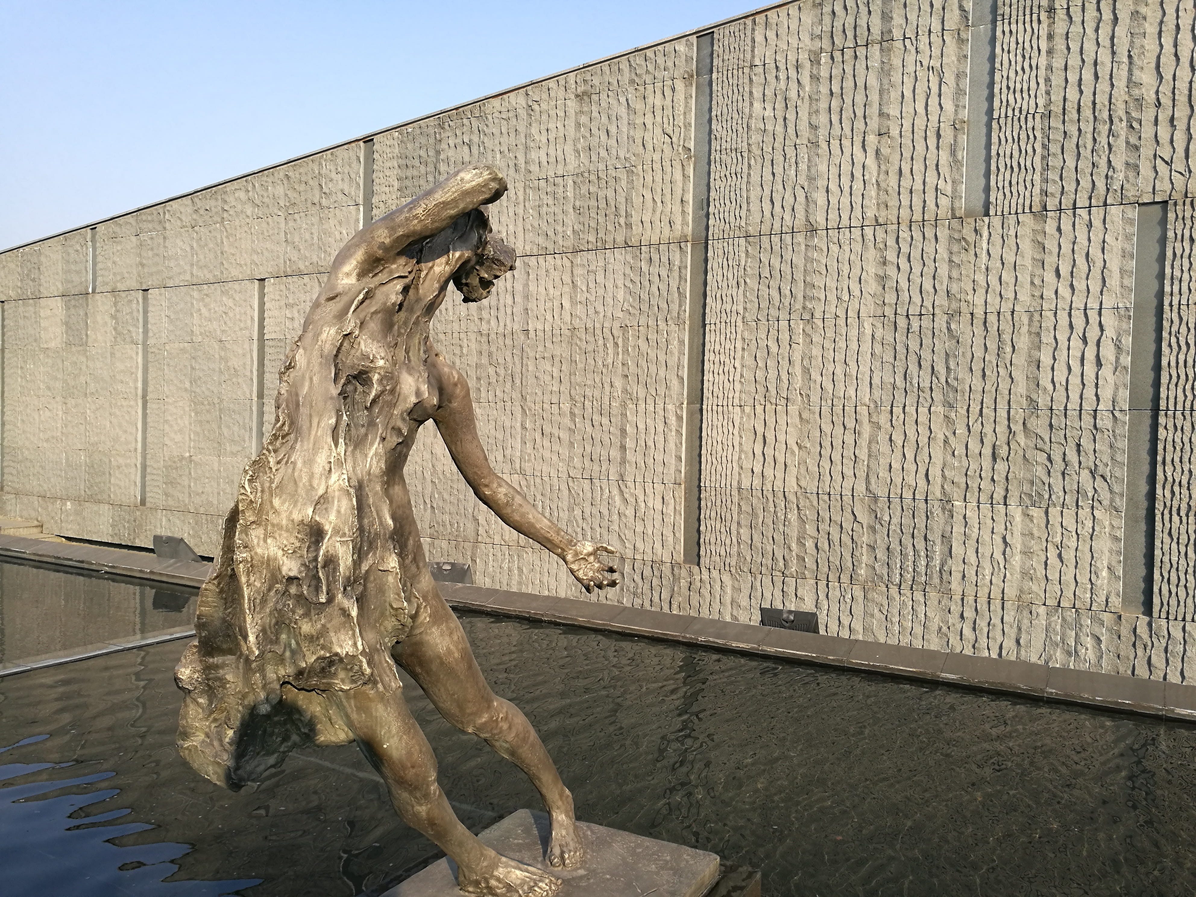 4K, sunlight, nature, human representation, statue, Nanjing, craft, outdoors, Sculpture, creativity, architecture, animal themes, day, water, Tragedy, HD Wallpaper