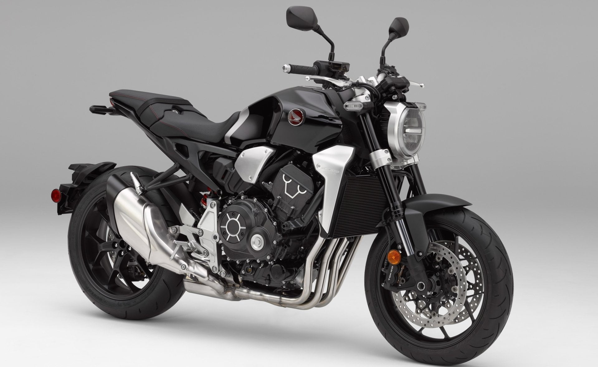 stationary, scooter, land vehicle, studio shot, wheel, silver colored, riding, 1080P, no people, helmet, luxury, Honda CB1000R, Vehicle, sports helmet, HD Wallpaper