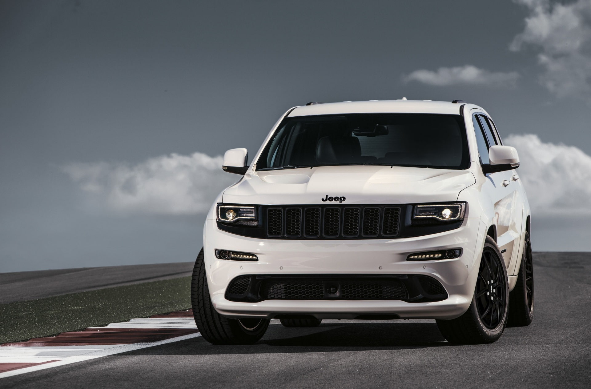 highway, luxury, land vehicle, no people, stationary, transportation, motor vehicle, outdoors, mode of transportation, nature, 1080P, jeep grand cherokee srt night images background, HD Wallpaper