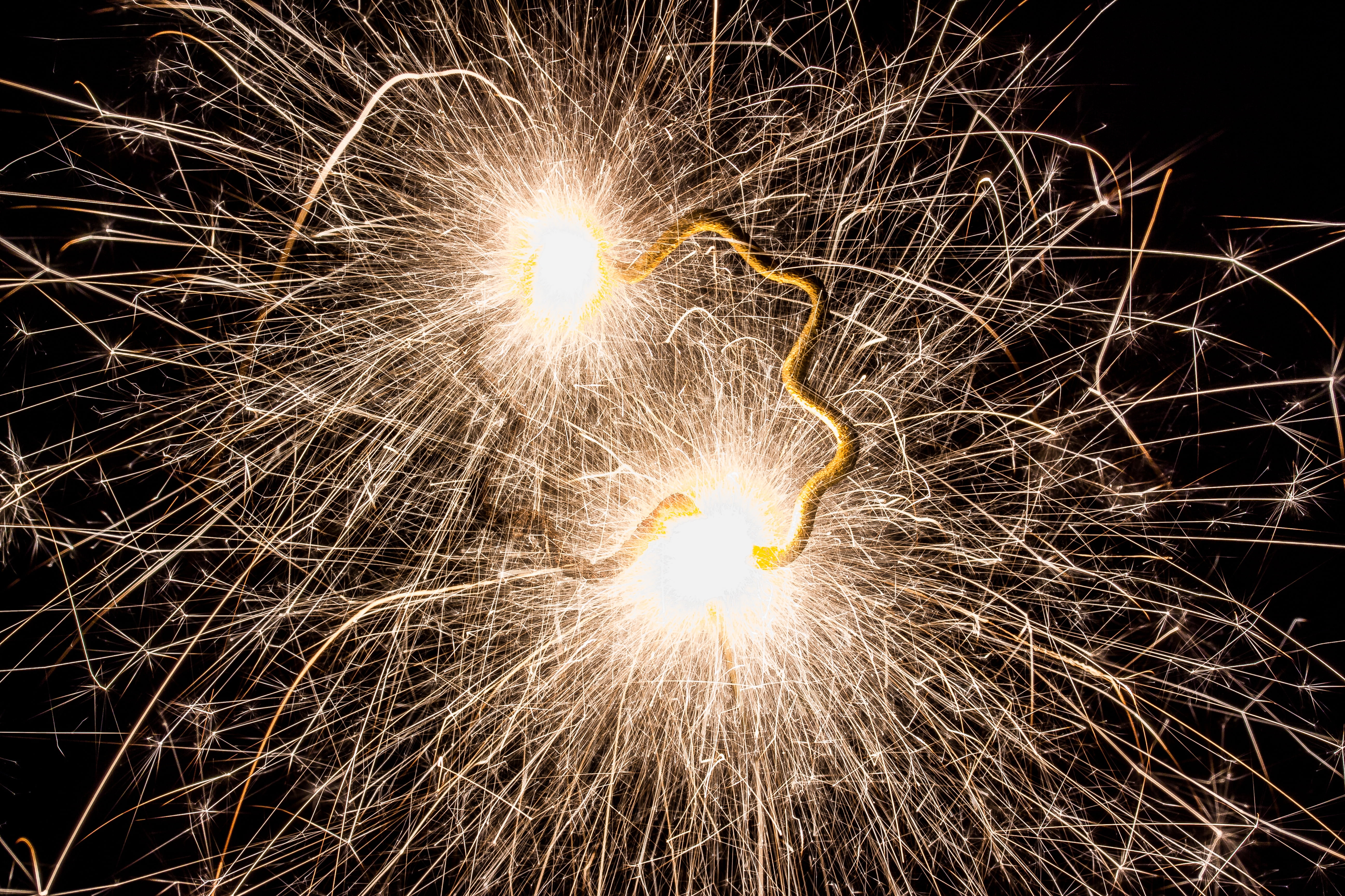 nature, radio, sprühkerze, star, christmas, hell, outdoors, wire wool, clover-leaf shape, celebration, new years eve, motion, glowing, flame, black background, HD Wallpaper