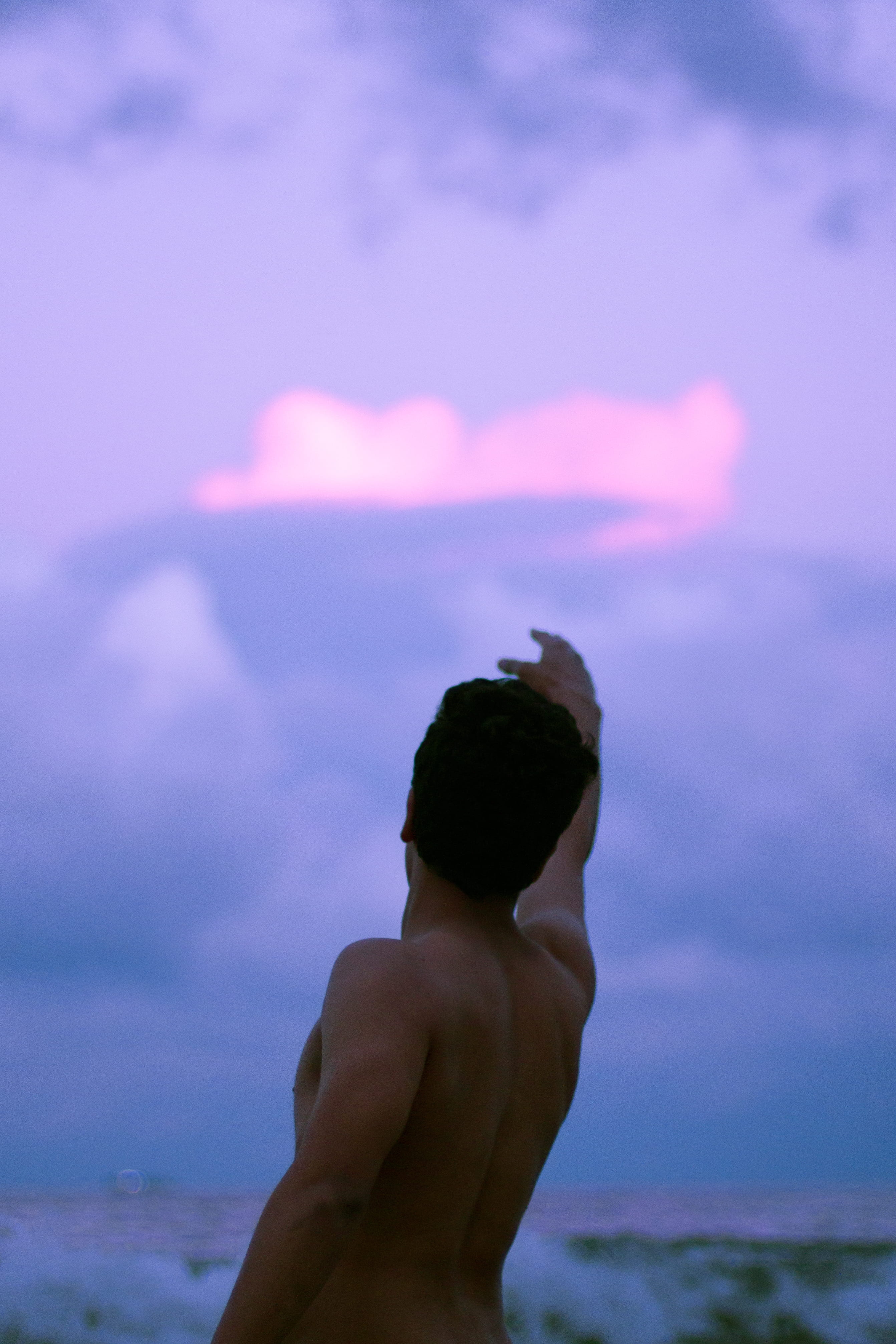 beauty in nature, sky, sunset, art, men, help me, nature, egypt, body part, sea, unsplash, love, real people, 4K, hand, sad, water, leisure activity, human hand, Phone HD Wallpaper