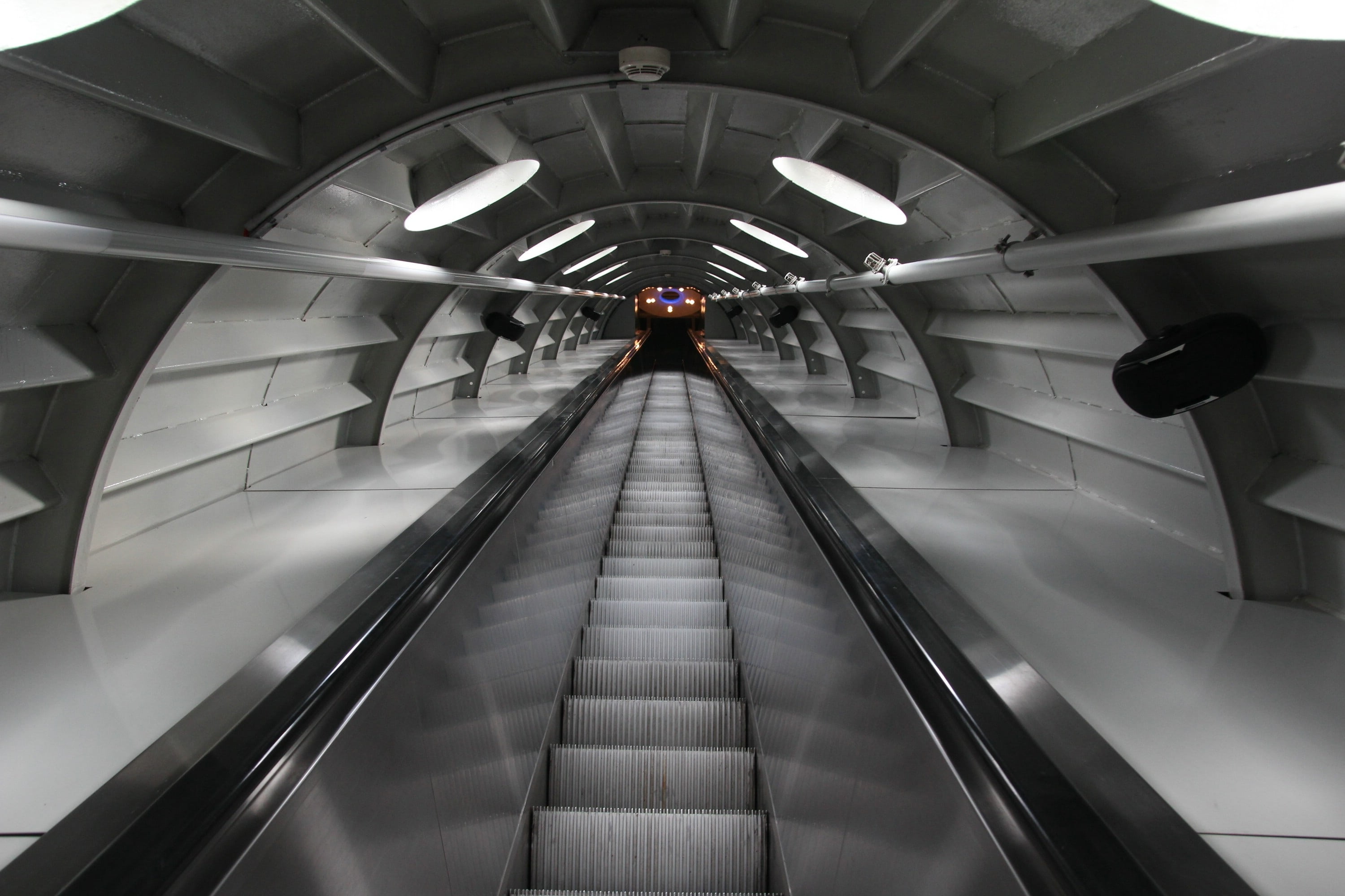architecture, stainless, 2K, convenience, the way forward, brussels, steel, incidental people, men, illuminated, atomium, landmark, worlds fair, direction, HD Wallpaper