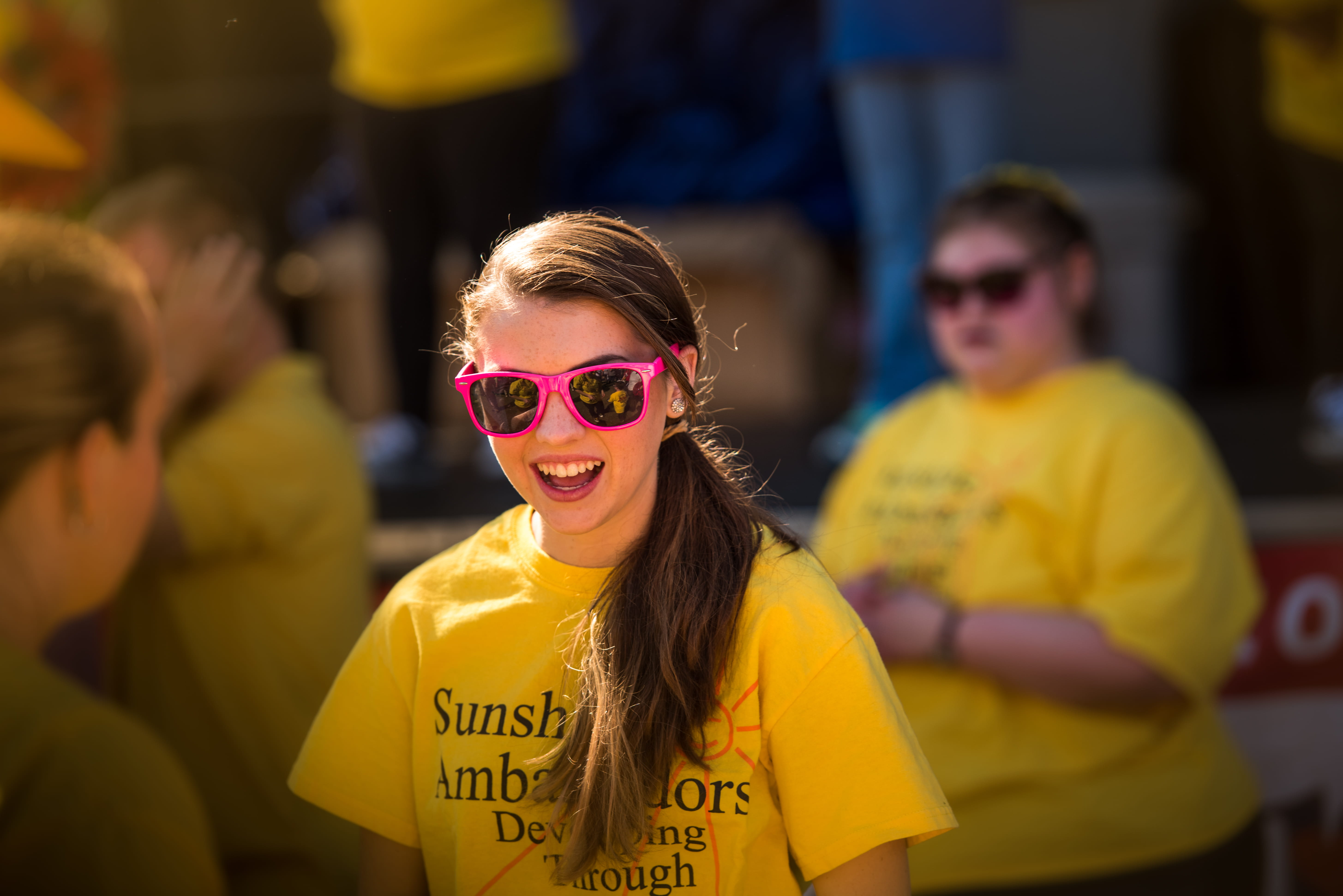 sunshine, men, group of people, sunglasses, smile, girl, teenager, focus on foreground, worlds fair park lawn, looking at camera, pink, fun, park, happiness, HD Wallpaper