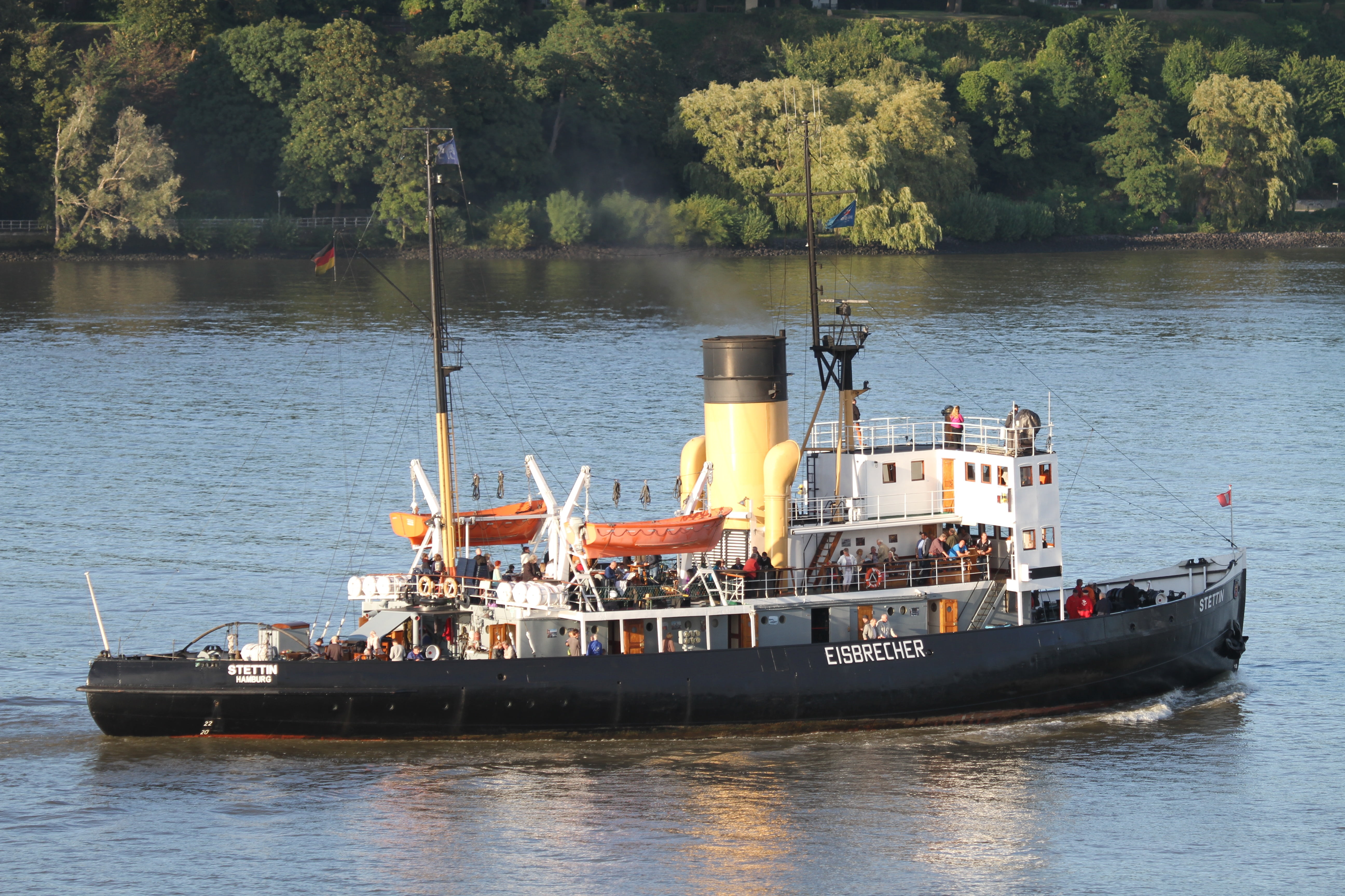 lake, fishing industry, germany, landungsbrücken, day, waterfront, industry, nautical vessel, tree, museum ship, reflection, stettin, mode of transportation, HD Wallpaper
