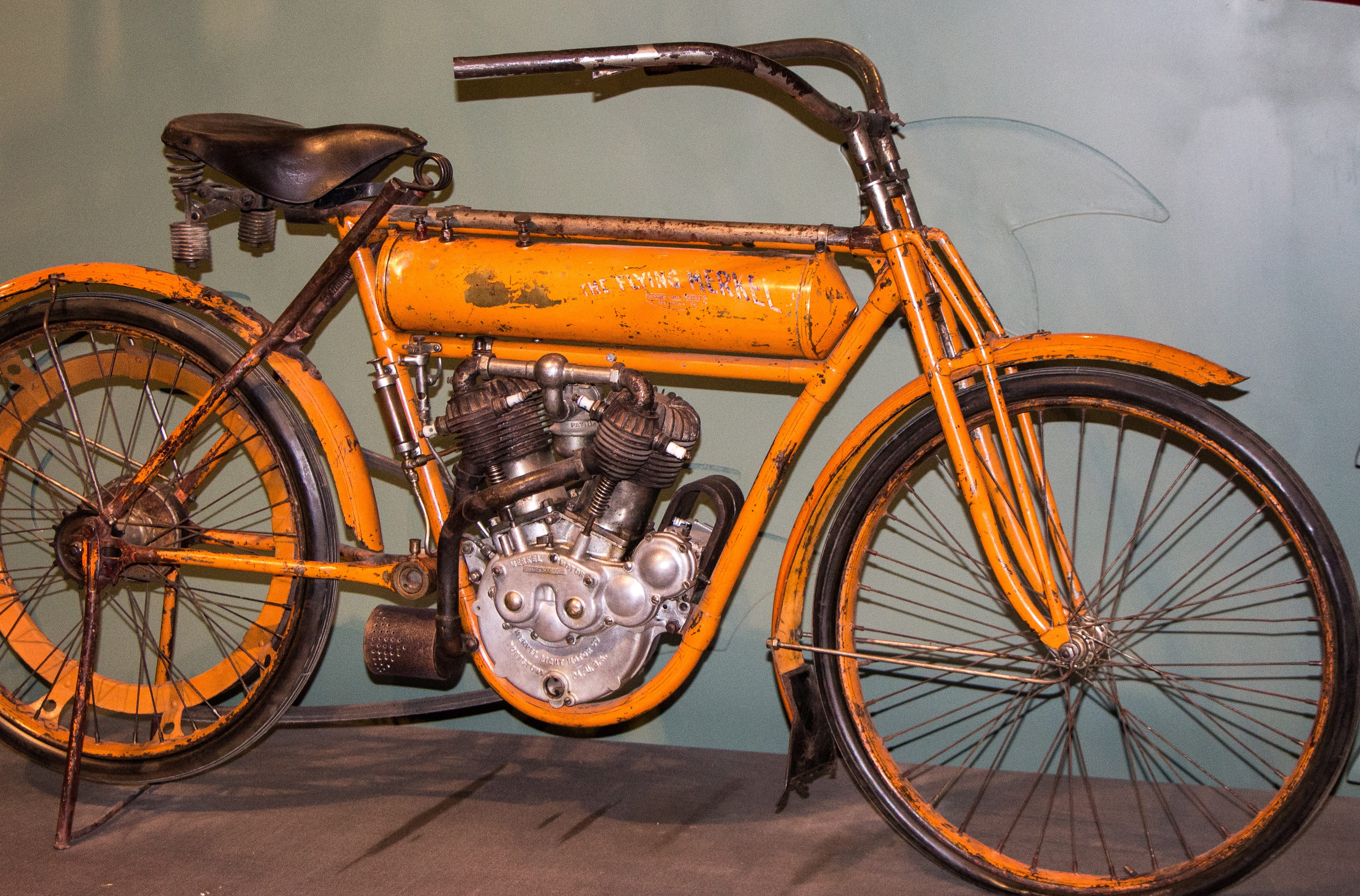 old, street, cycle, seat, road, wall - building feature, Relic, fast, leather, power, history, 4K, outdoors, ride, classic, orange, race, cycle-race, historic, HD Wallpaper