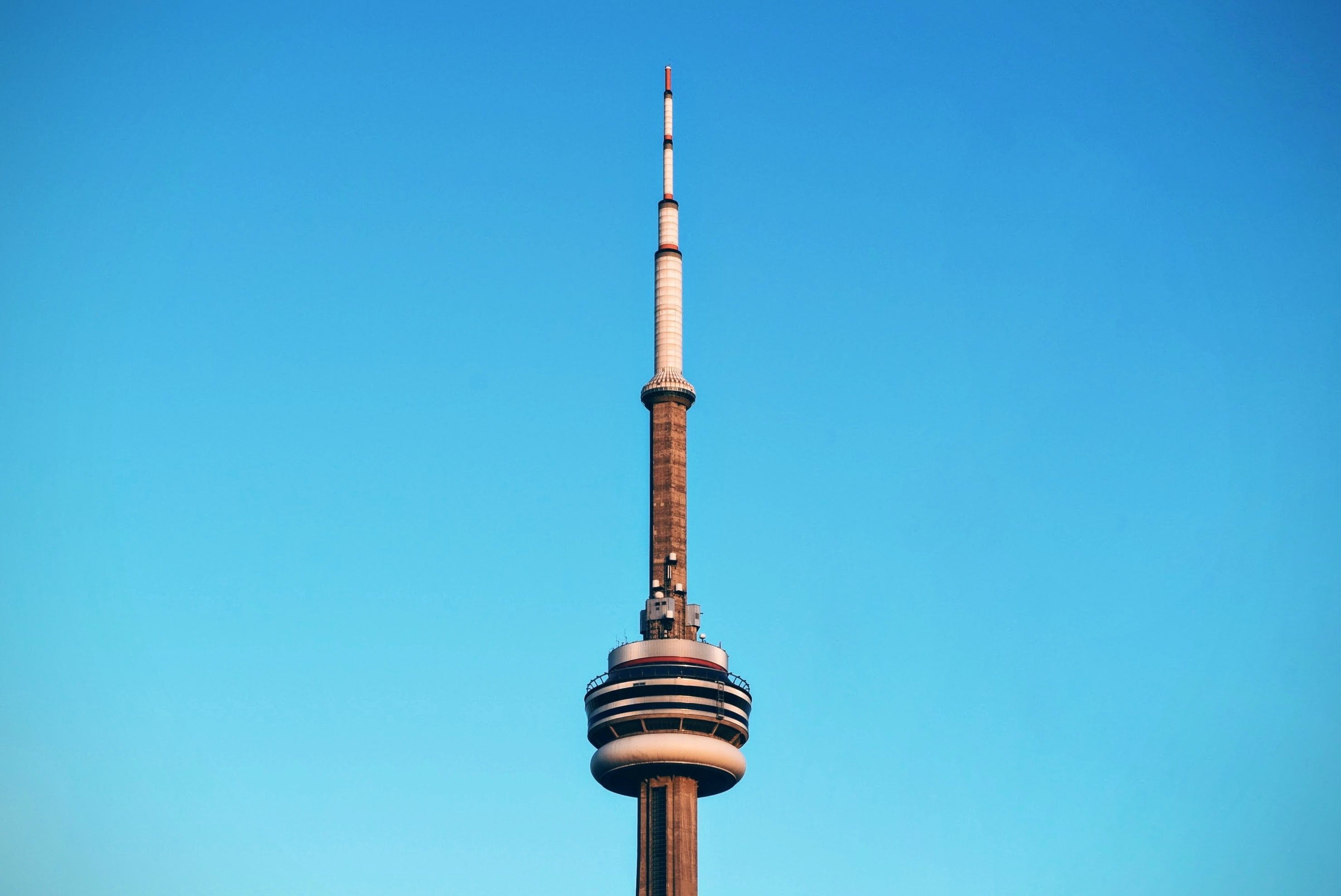 2K, no people, building exterior, clear sky, tourism, travel, minimalism, travel destinations, blue, communication, global communications, tower, copy space, HD Wallpaper