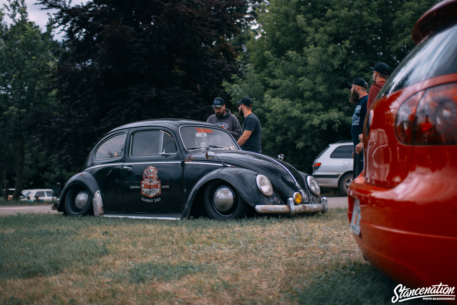 Volkswagen, men, 1080P, tree, mode of transportation, outdoors, grass, plant, land, vehicle, real people, StanceNation, Volkswagen Beetle, nature, camber, HD Wallpaper