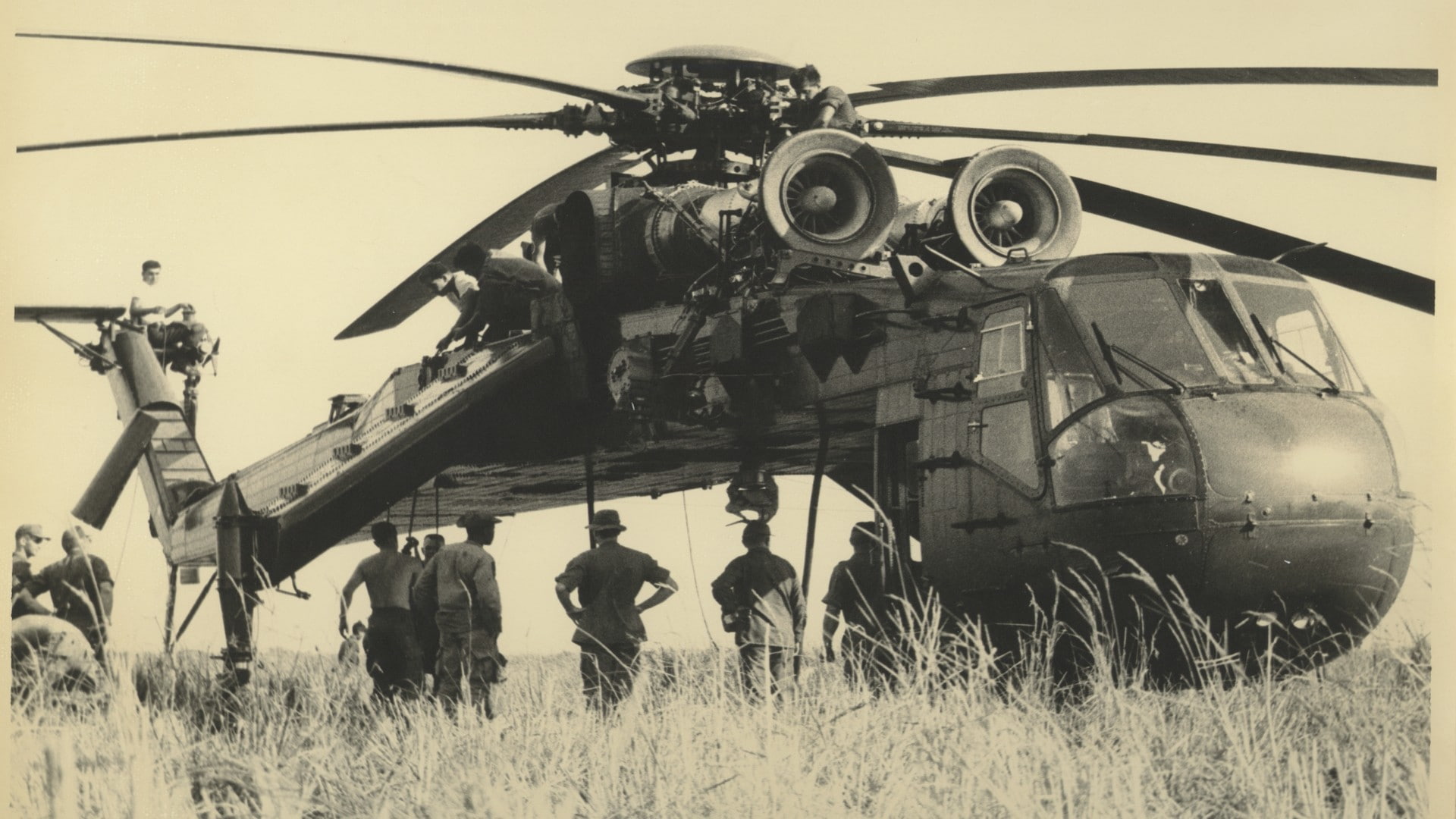 US Air Force, real people, land, day, people, Vietnam War, helicopters, Sikorsky S-64 Skycrane, occupation, land vehicle, 1080P, travel, mode of transportation, HD Wallpaper