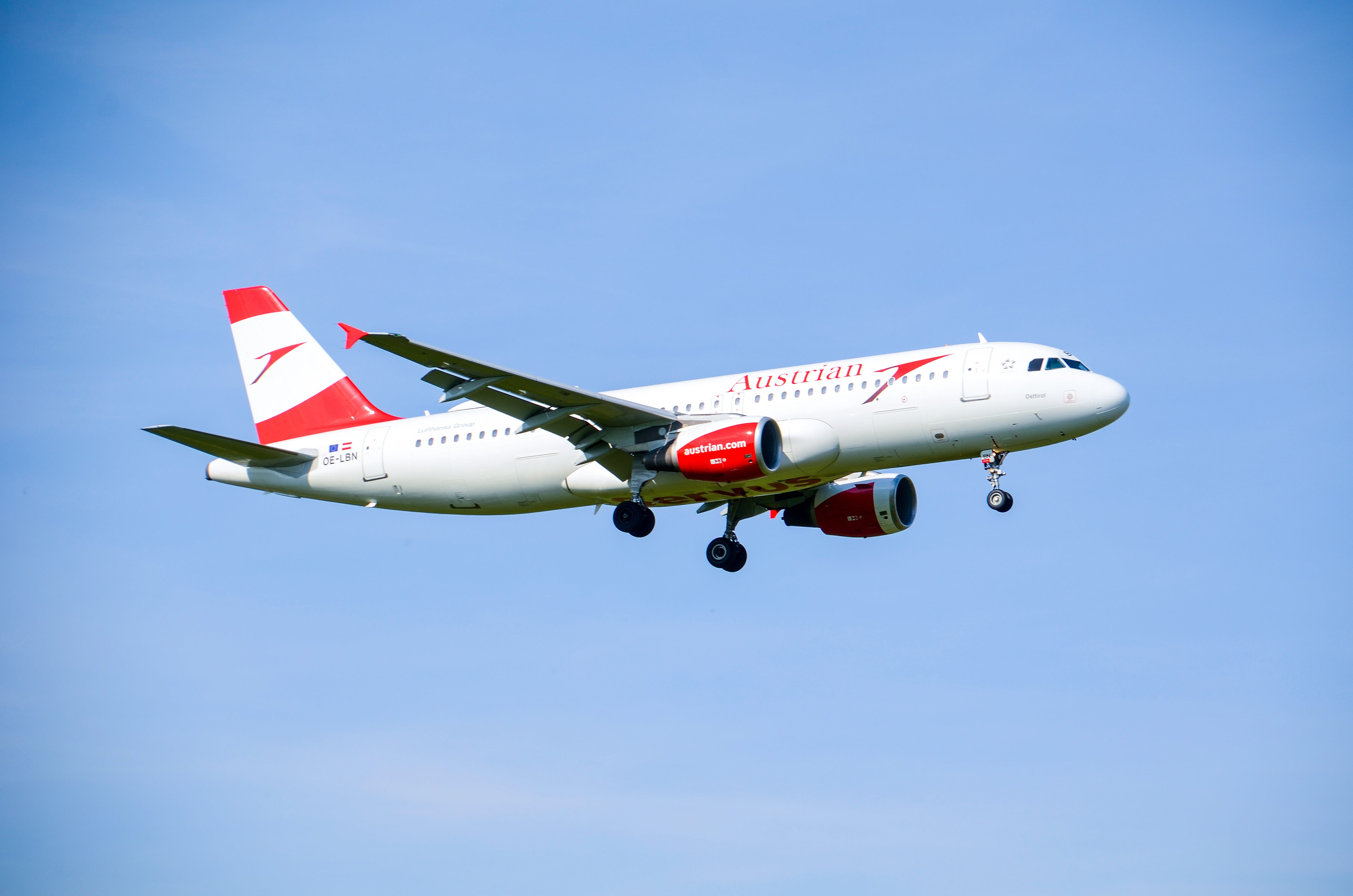 motion, wing, airplane, sunny, austrian, day, copy space, transport system, air vehicle, blue, 4K, passenger aircraft, single object, outdoors, leaving, HD Wallpaper