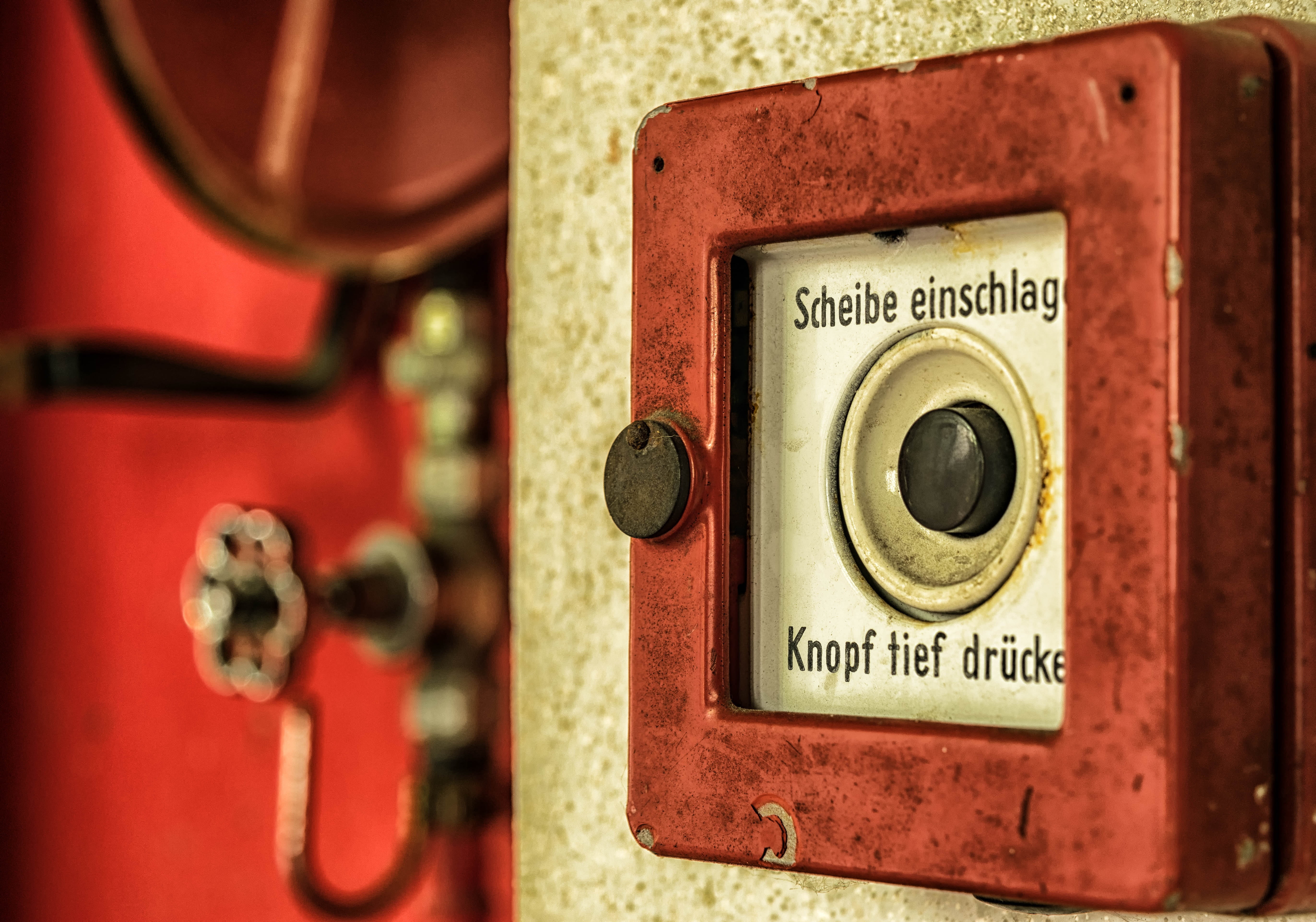 urgency, button, help, old, safety, protection, device, knob, emergency, alarm, rescue, close-up, text, antique, fire detector, entrance, defect, white, HD Wallpaper