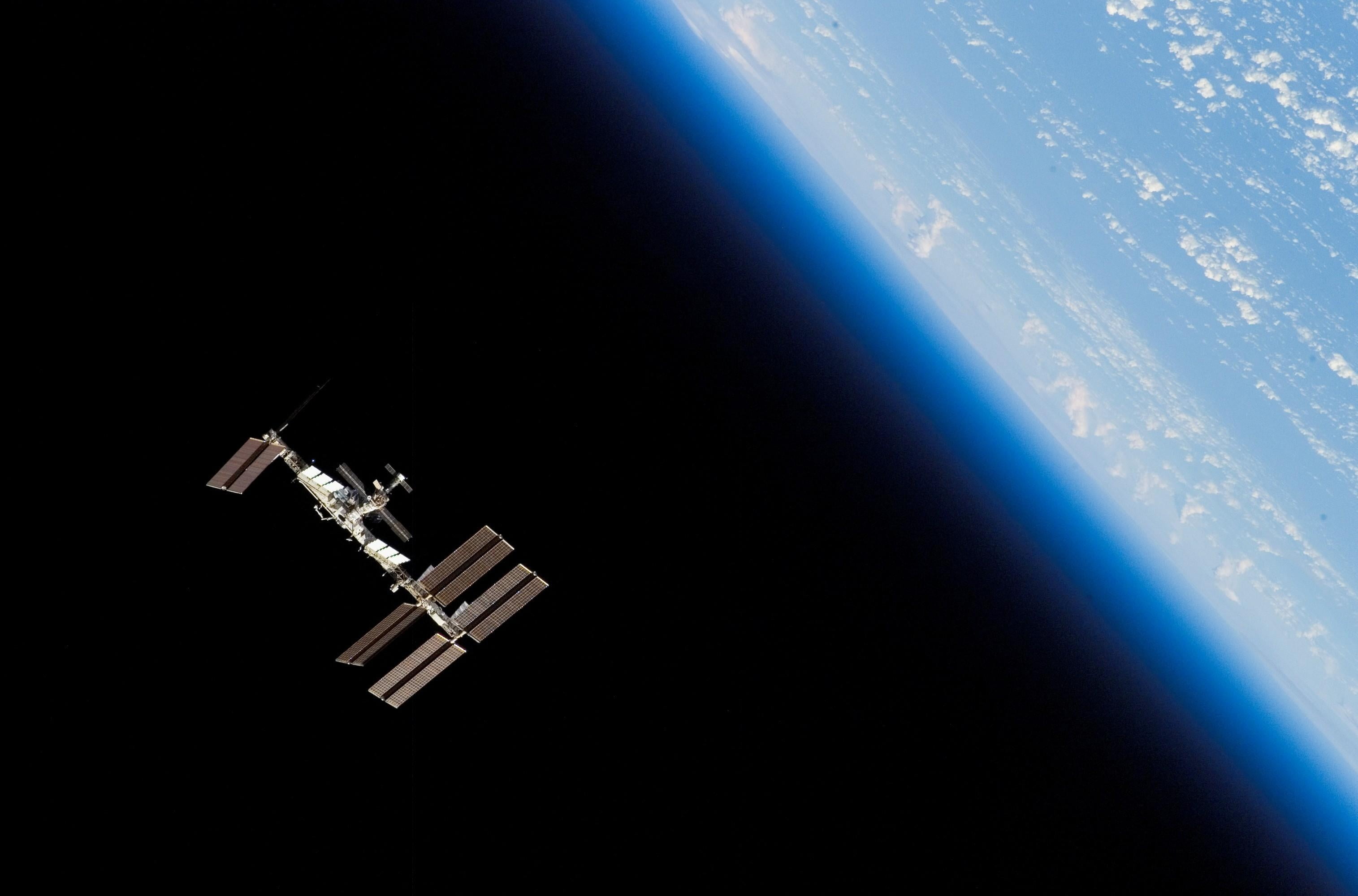 white, sky, flying, illustration, technology, gray, no People, aerospace industry, space travel vehicle, indoors, transportation, robot, 2K, earth, research, HD Wallpaper