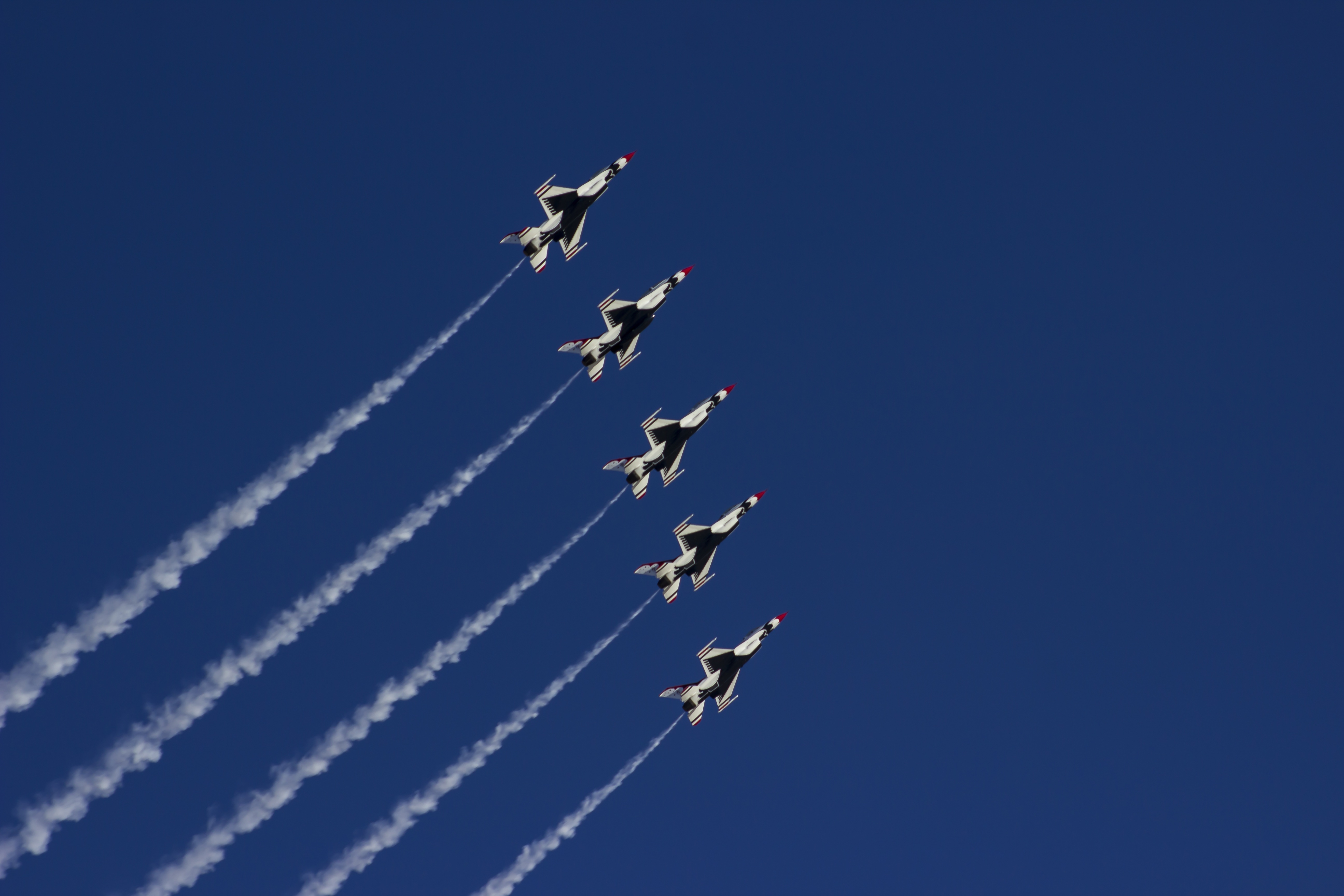 flying, fighter, 5K, low angle view, airforce, fighter plane, formation flying, f-16, military, transportation, cloud - sky, airplane, air force, motion, HD Wallpaper