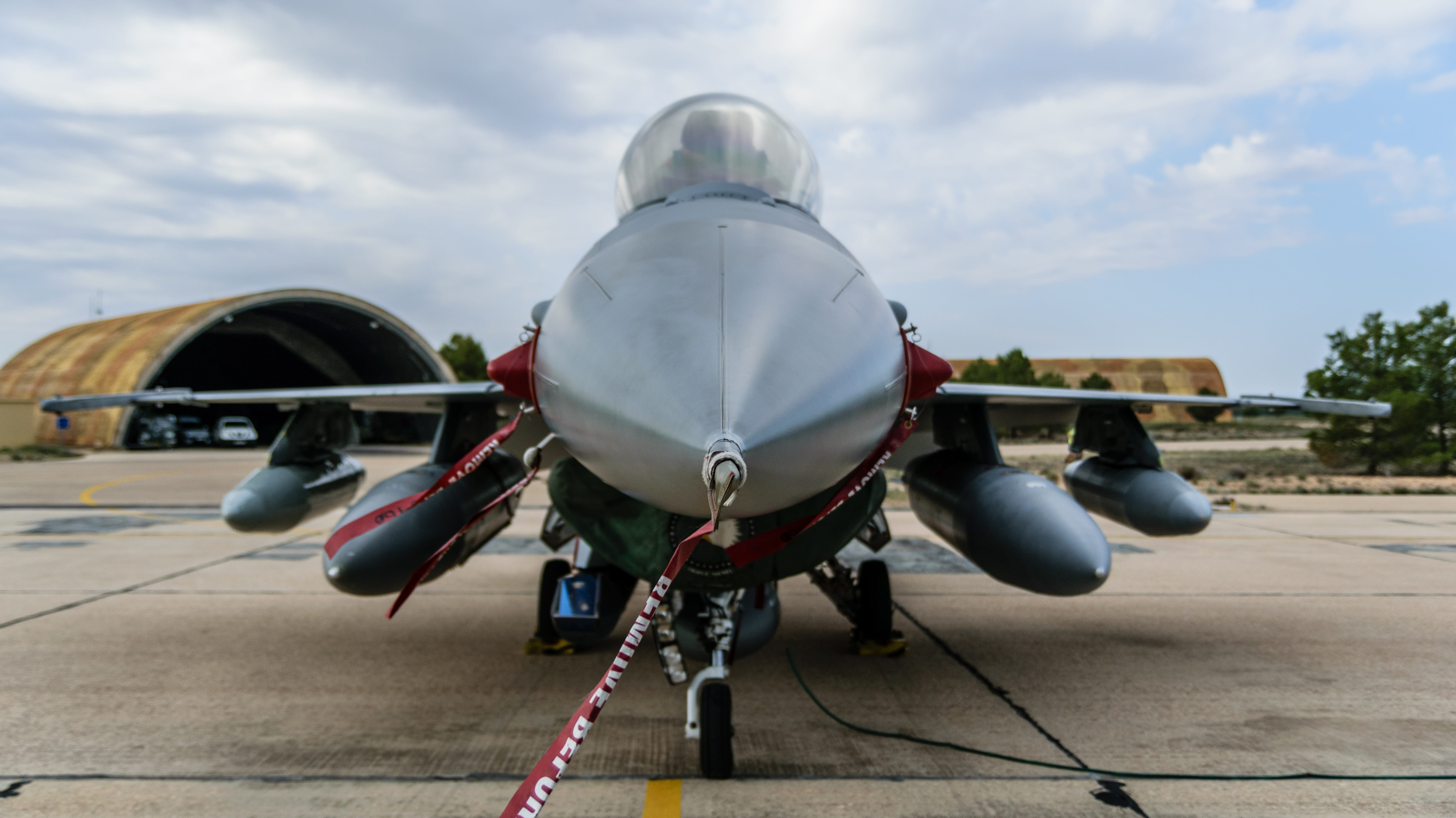 propeller, albacete, air vehicle, cockpit, usaf, air force, sky, military, airport runway, f16, government, 5K, military airplane, mode of transportation, HD Wallpaper