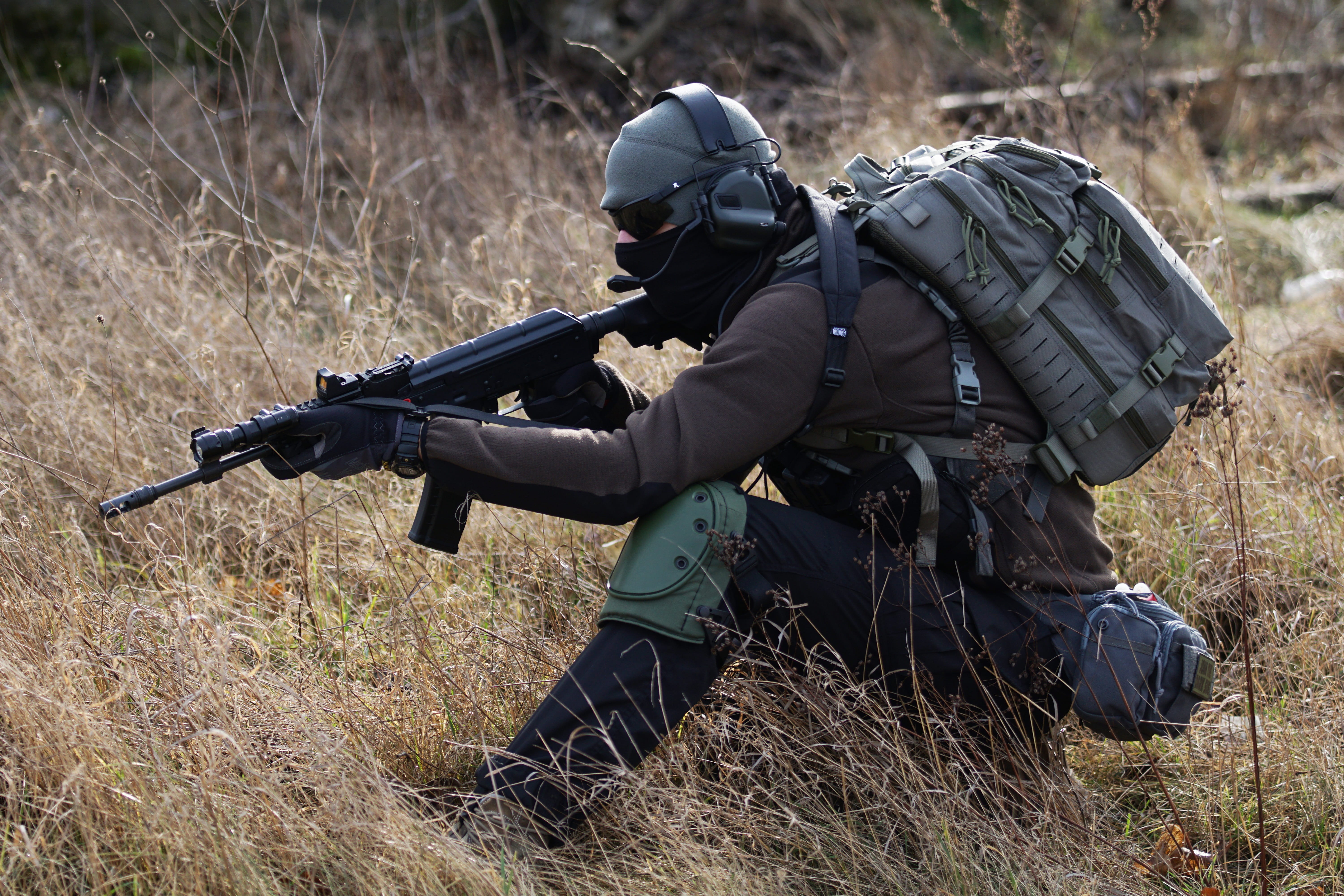 militaria, fighting, specna, outdoors, uniform, rifle, airsoft, 5K, military, nature, armed forces, asg, field, gun, tactical, machine gun, people, aggression, HD Wallpaper