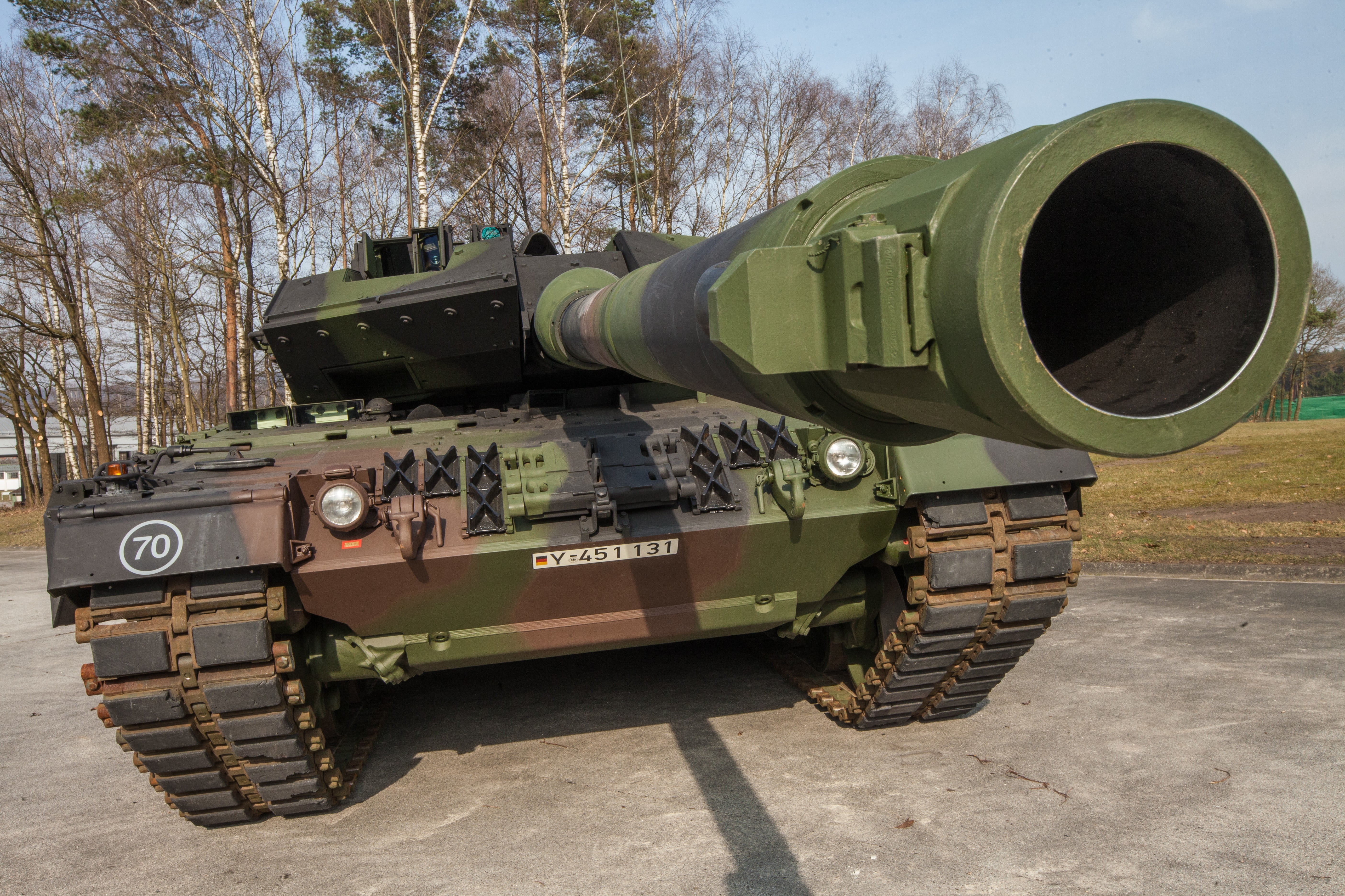 body Armor, conflict, sunlight, military Land Vehicle, transportation, Leopard 2 A7, armored Tank, weapon, security, green, field, machinery, armed Forces, HD Wallpaper