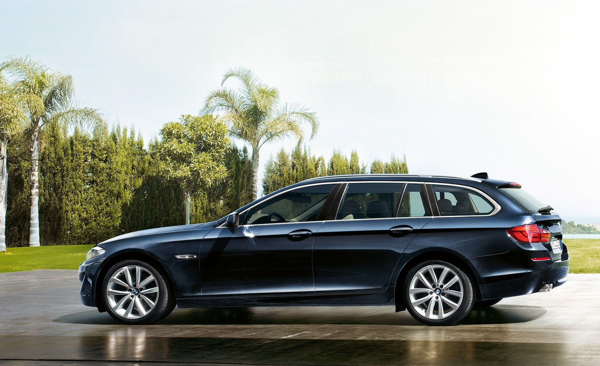 2011 bmw 5, tropical climate, bmw 5, BMW, series, sports utility vehicle, Cars, no people, outdoors, touring, sports car, sky, 2011, plant, transportation, HD Wallpaper