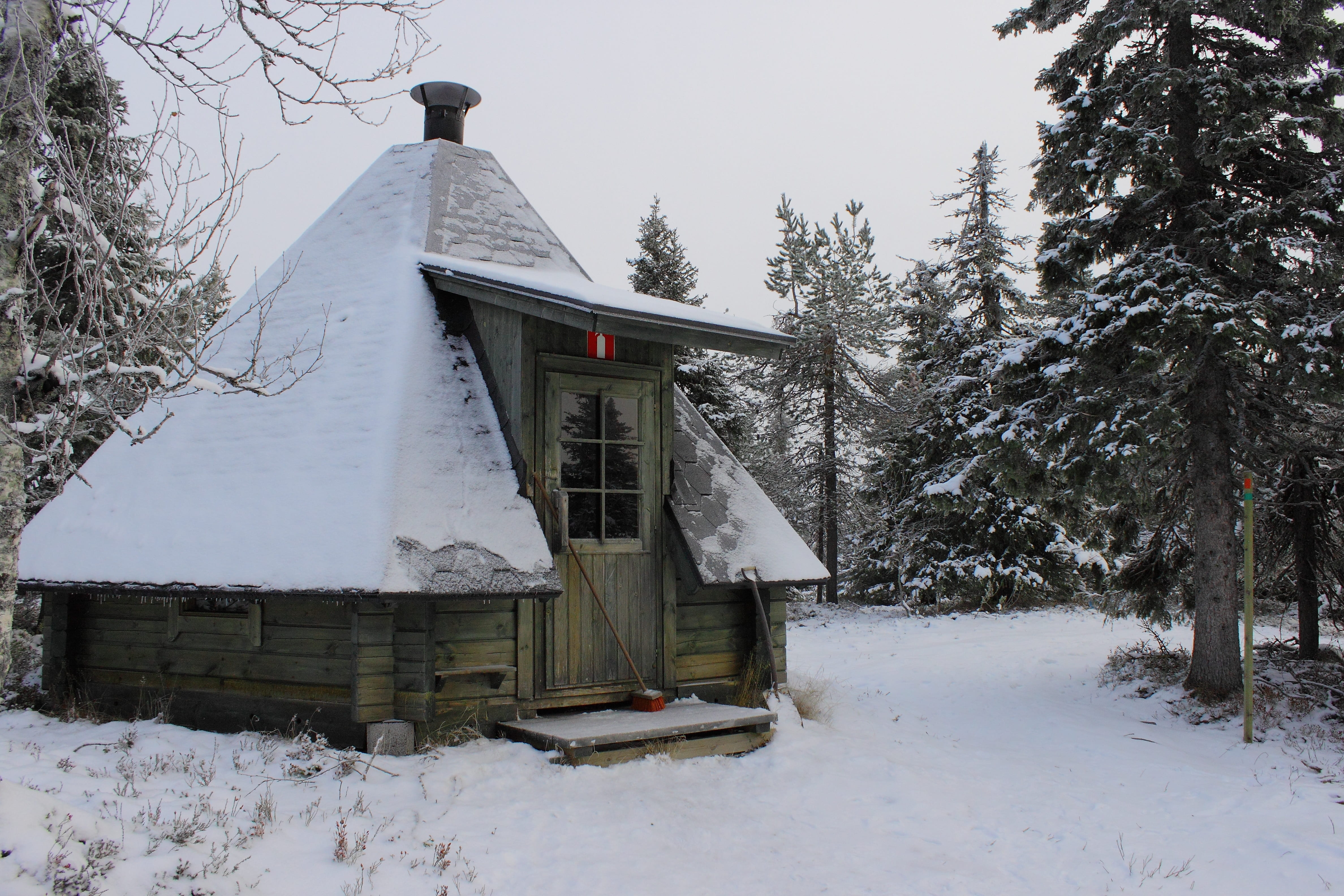 efi, under the snow, building exterior, outdoors, near, beauty in nature, covering, snowcapped mountain, cottage, plant, white color, 4K, lapland, house, HD Wallpaper