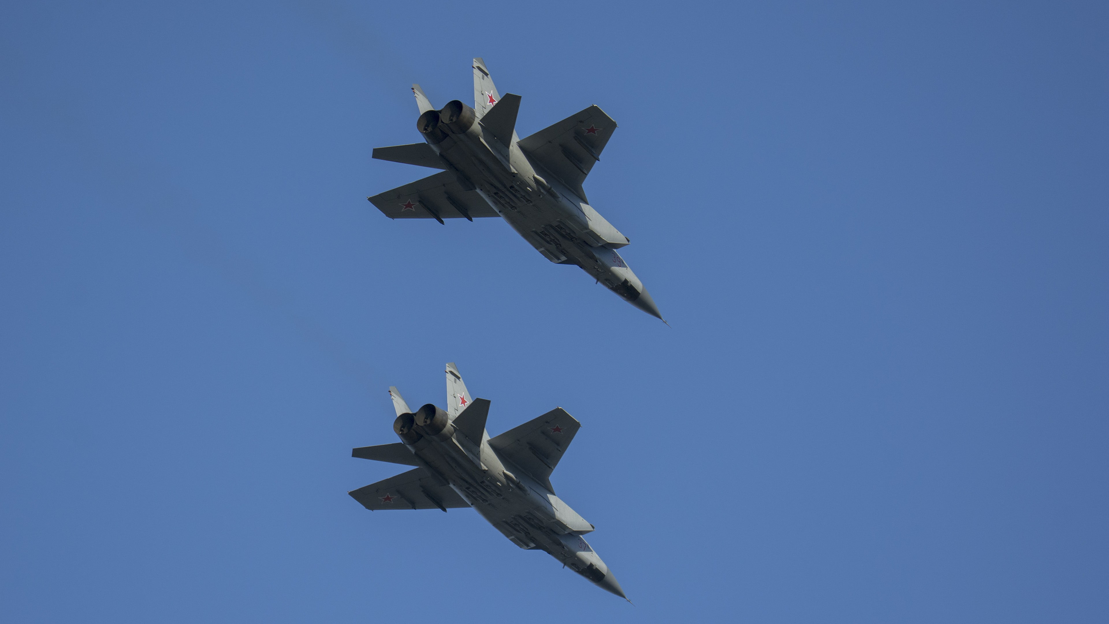 no people, motion, day, airshow, airplane, mode of transportation, nature, mid-air, transportation, fighting, clear sky, military aircraft, aerospace industry, HD Wallpaper