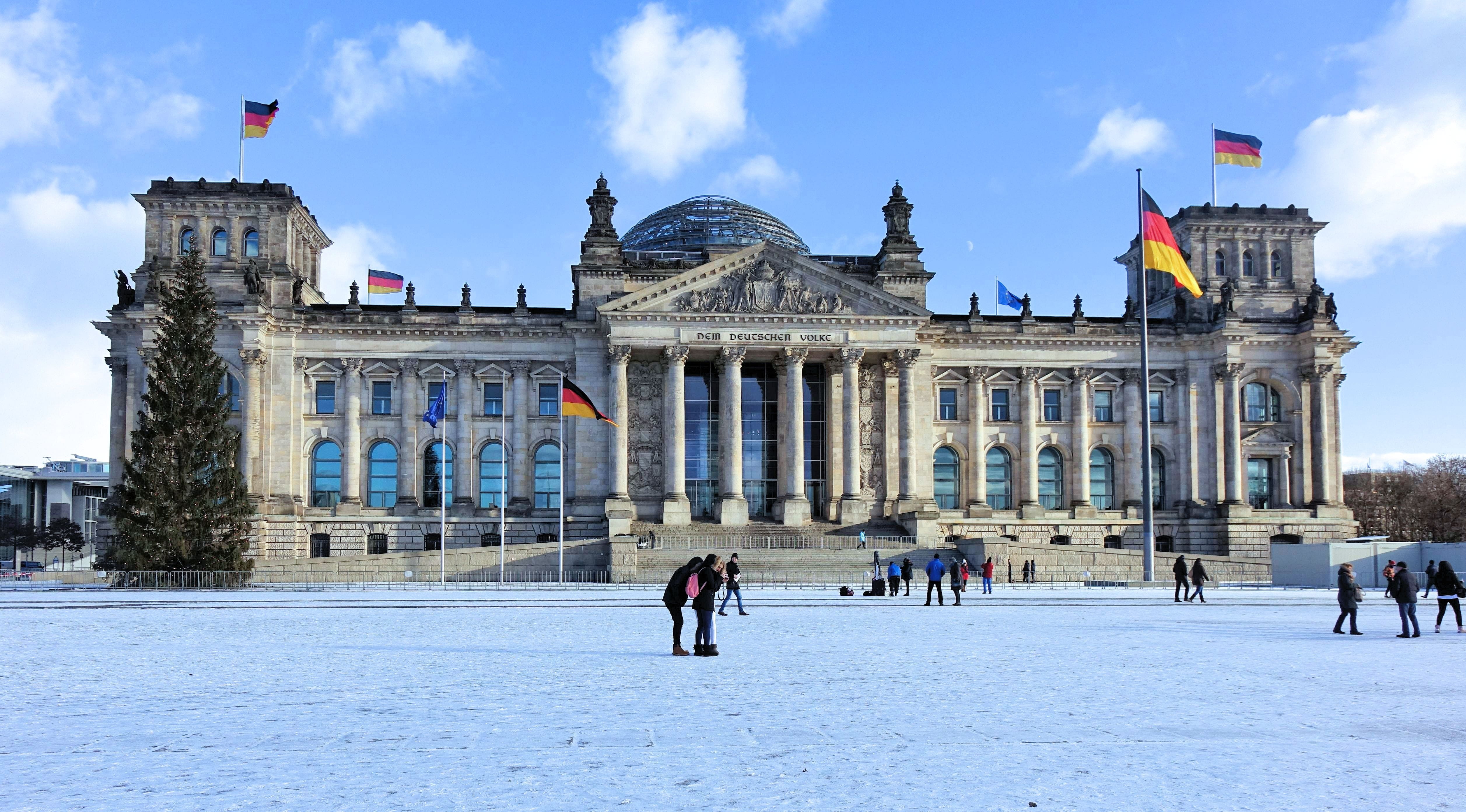 snow, lifestyles, incidental people, winter sport, built structure, travel destinations, cold temperature, government district, tourism, building exterior, HD Wallpaper