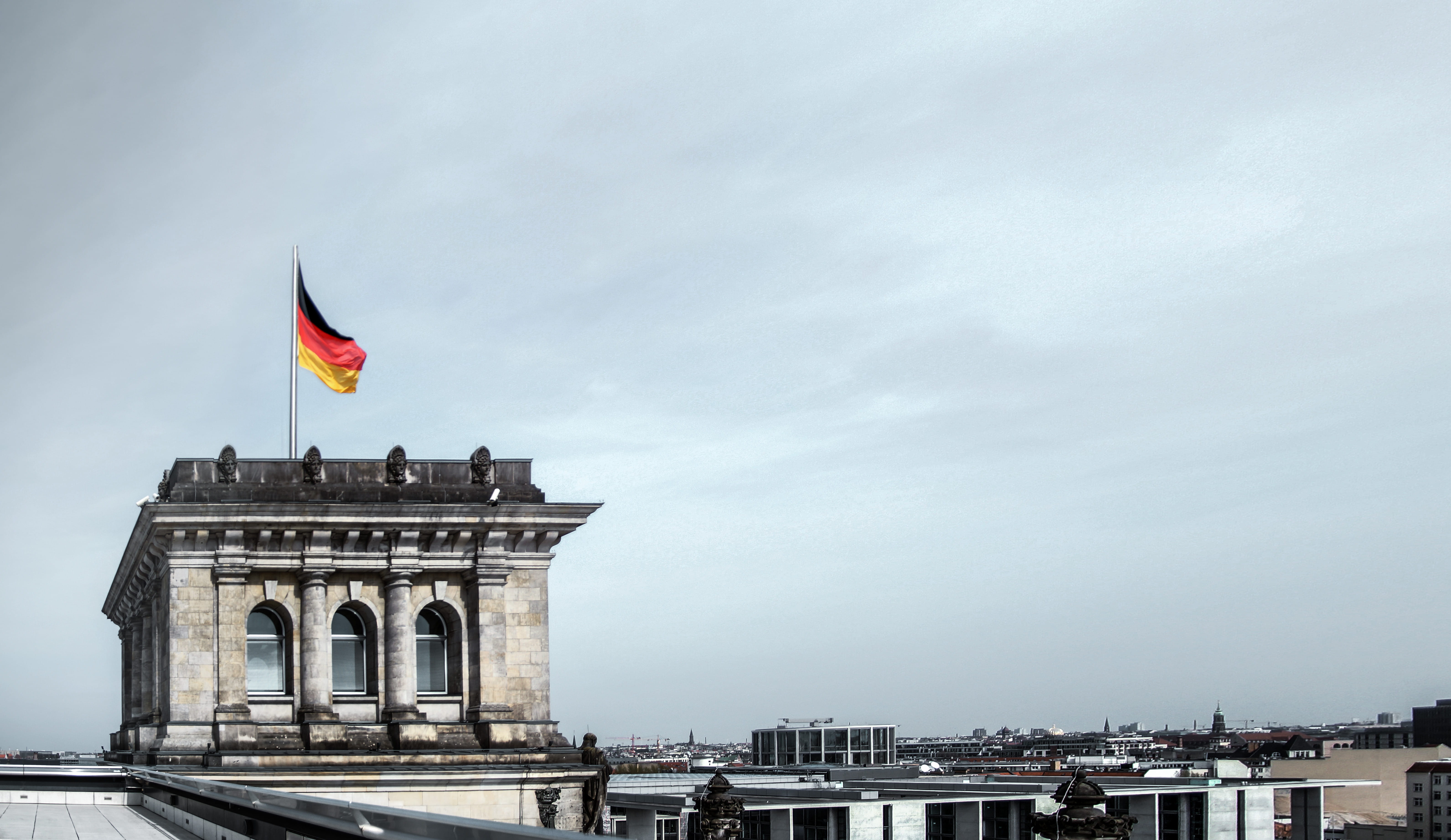 downtown, building, 5K, urban, monument, flag, the past, outdoors, office building, building exterior, day, travel, brandenburggate, photo, berlin, animal, HD Wallpaper