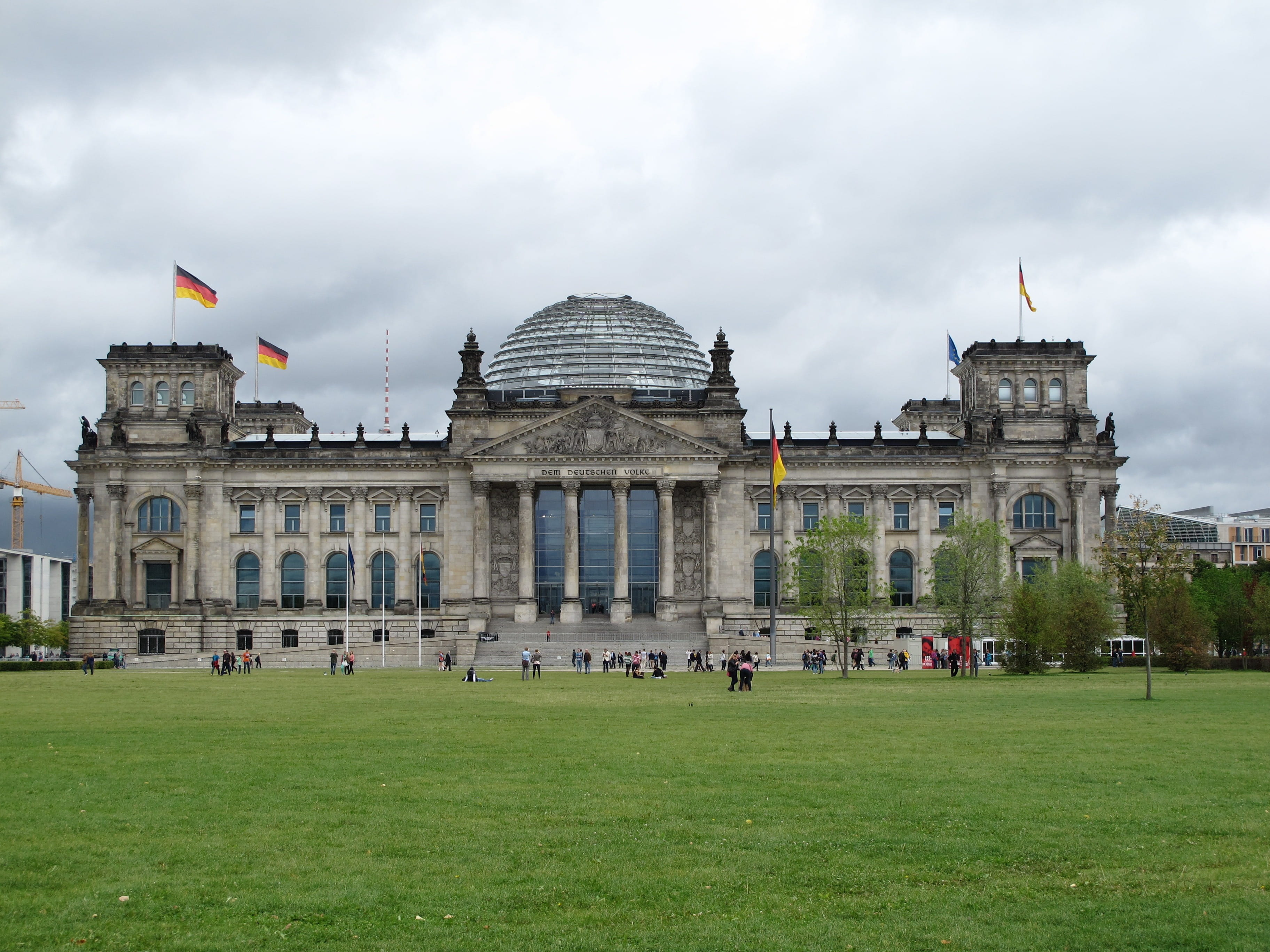 monument, structure, landscape, plant, building, grass, tourist, capital, 2K, travel destinations, day, history, sky, democracy, built structure, germany, HD Wallpaper