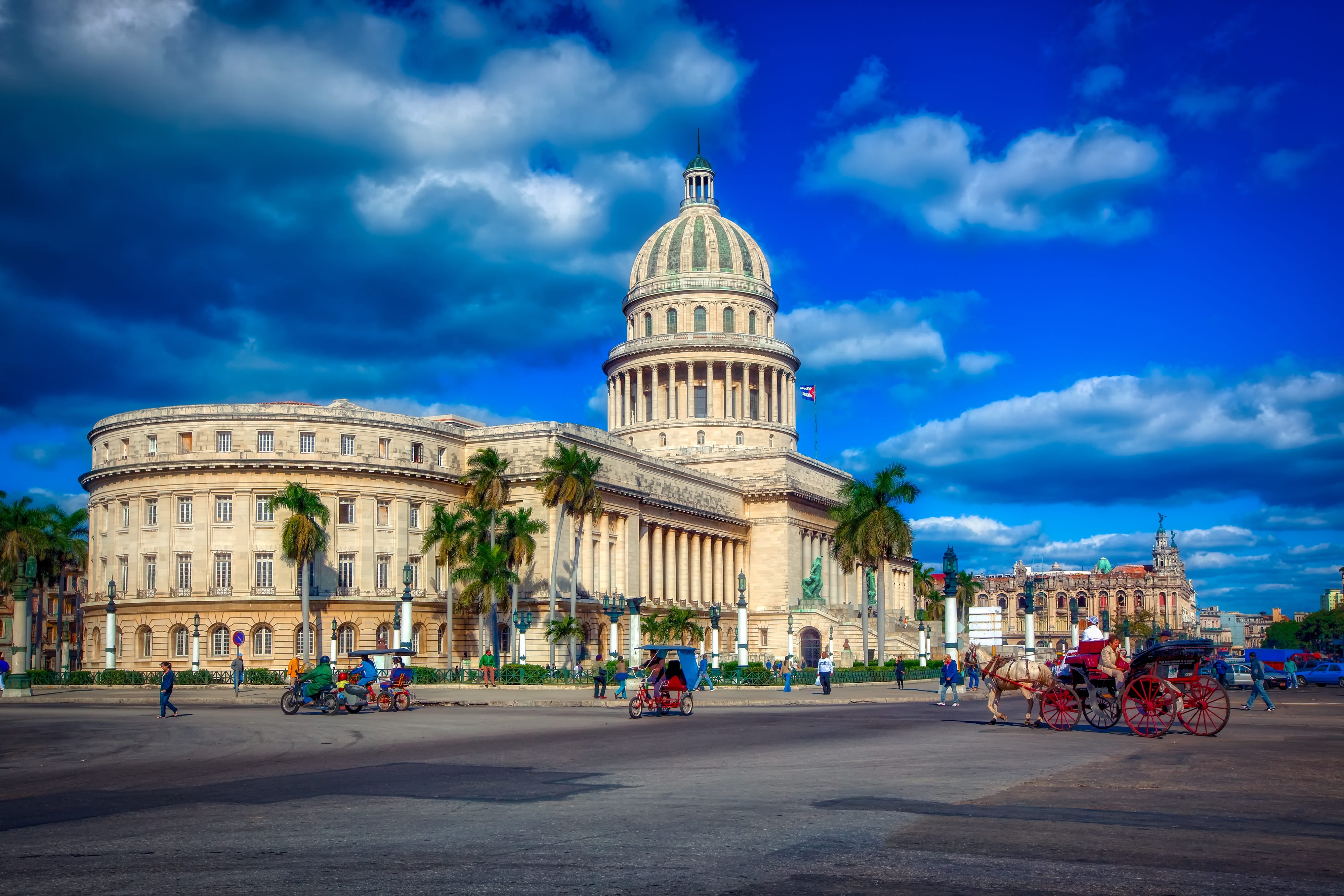 hdr, dome, tropical, cloud - sky, architecture, historic, 4K, incidental people, the past, history, urban, large group of people, sky, downtown, built structure, HD Wallpaper
