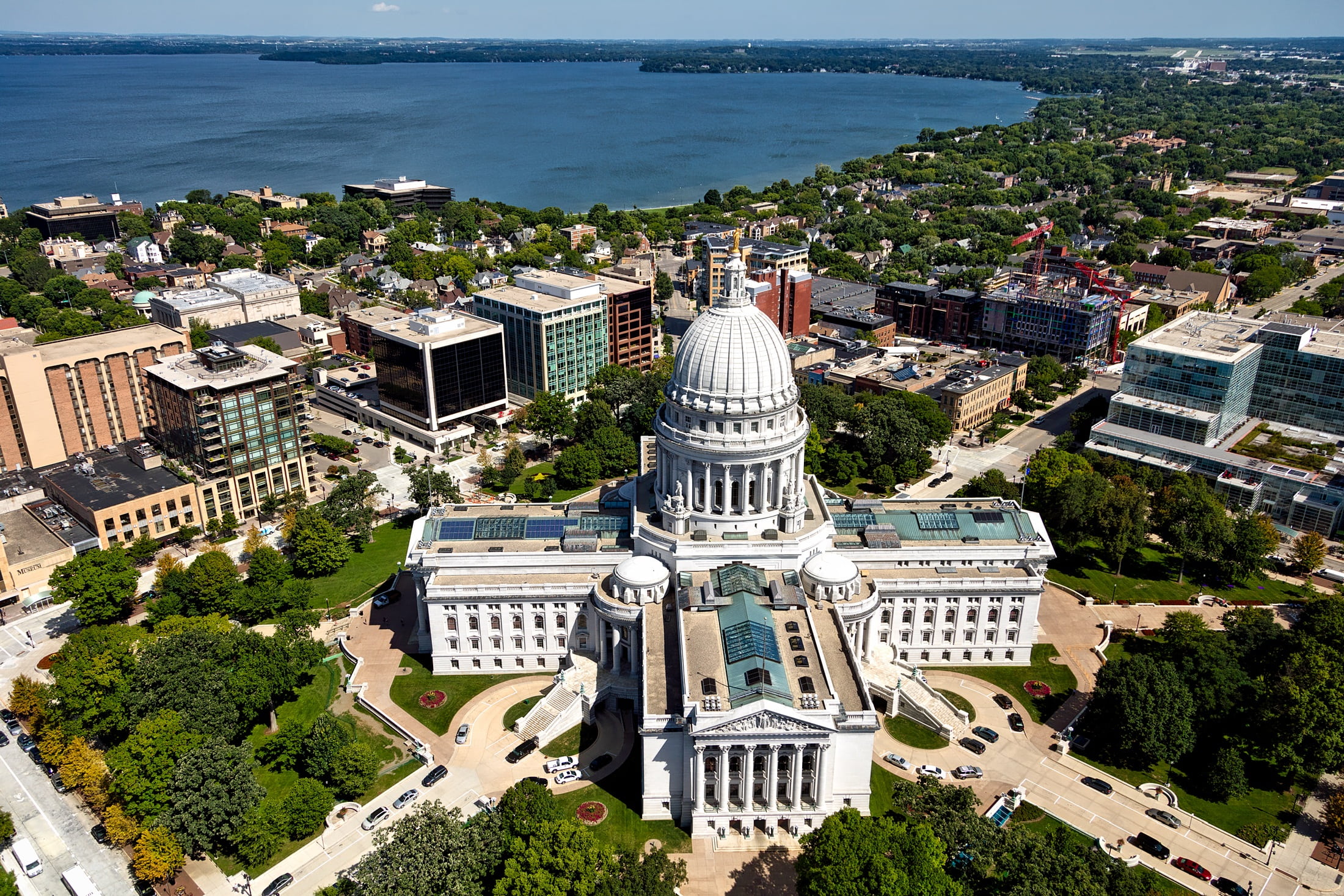 building, no people, building exterior, dome, travel, government, downtown, urban, wisconsin, built structure, scenic, city, construction cranes, architecture, HD Wallpaper