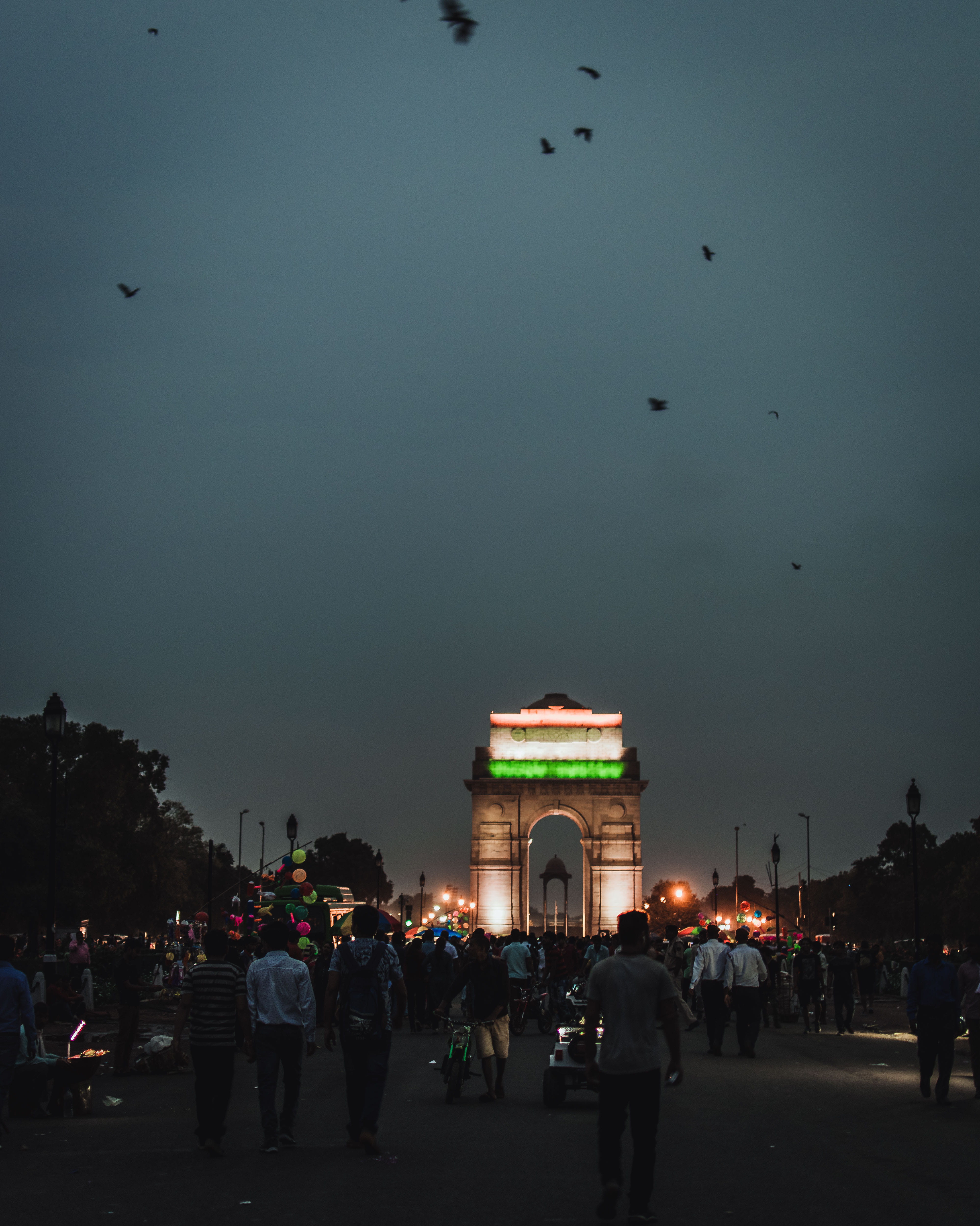 tourism, real people, women, built structure, india, architecture, 4K, leisure activity, nature, illuminated, adult, crowd, large group of people, new delhi, Phone HD Wallpaper