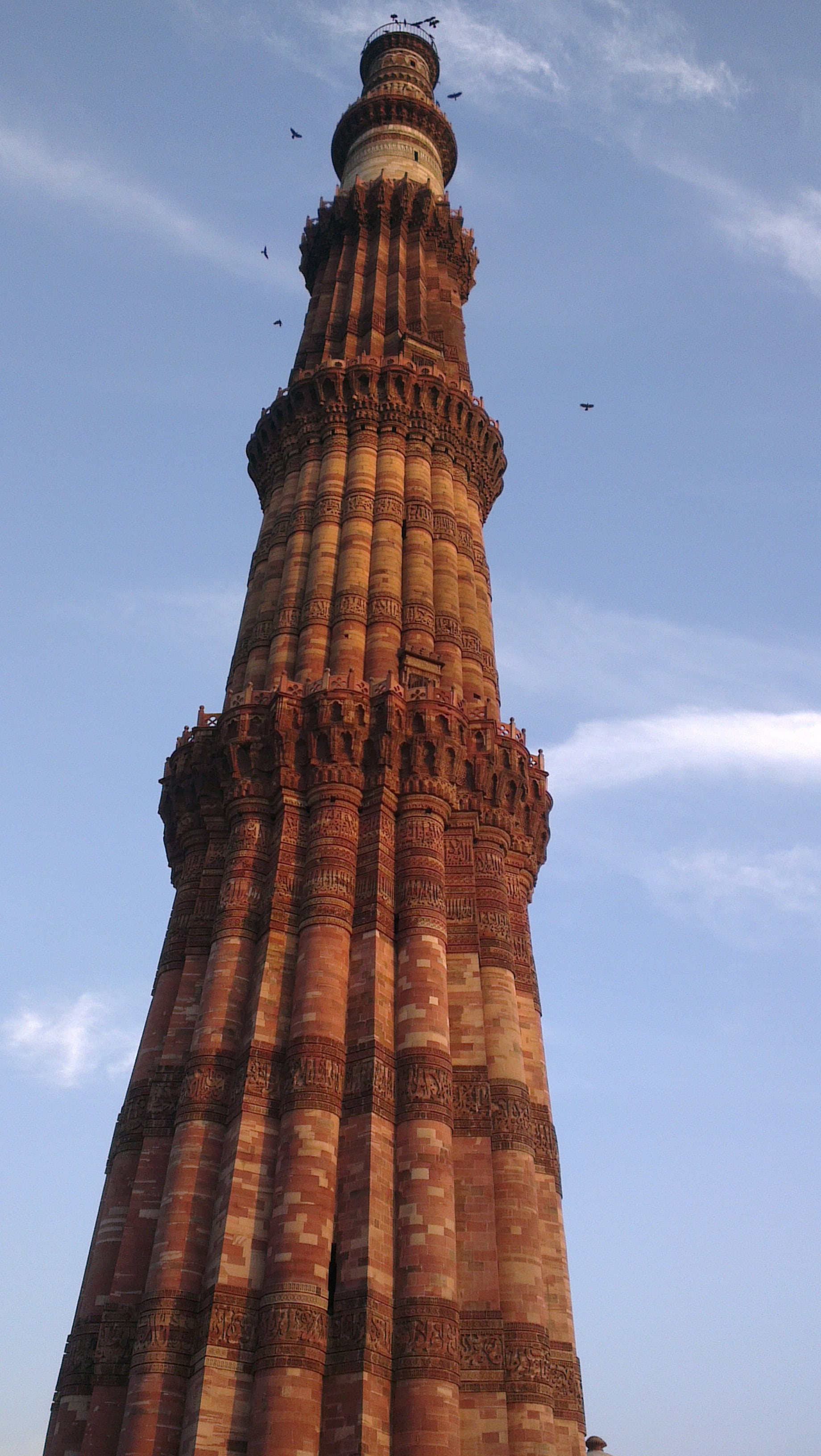 the past, delhi, tourism, building exterior, india, ancient, 2K, built structure, alauddin khalji, architectural column, history, qutb minar, slave dynasty, Phone HD Wallpaper