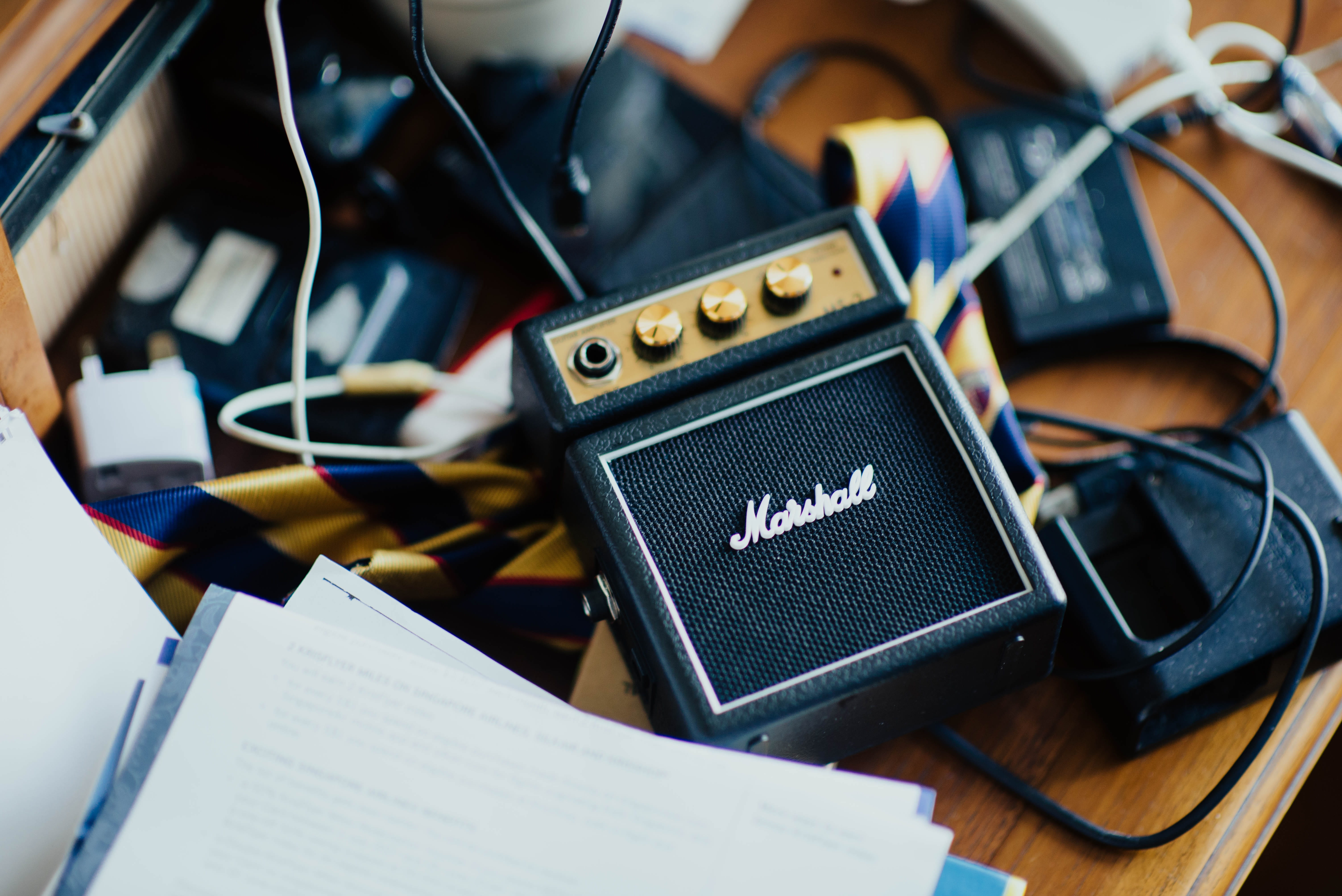 listening, communication, marshall, no people, publication, indoors, mp, amplifier, player, arts culture and entertainment, technology, shallow, headphones, HD Wallpaper
