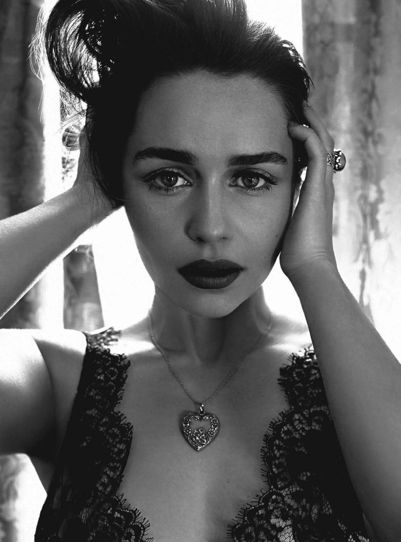 necklace, monochrome, 720P, lipstick, women, actress, dress, Game of Thrones, Emilia Clarke, Phone HD Wallpaper