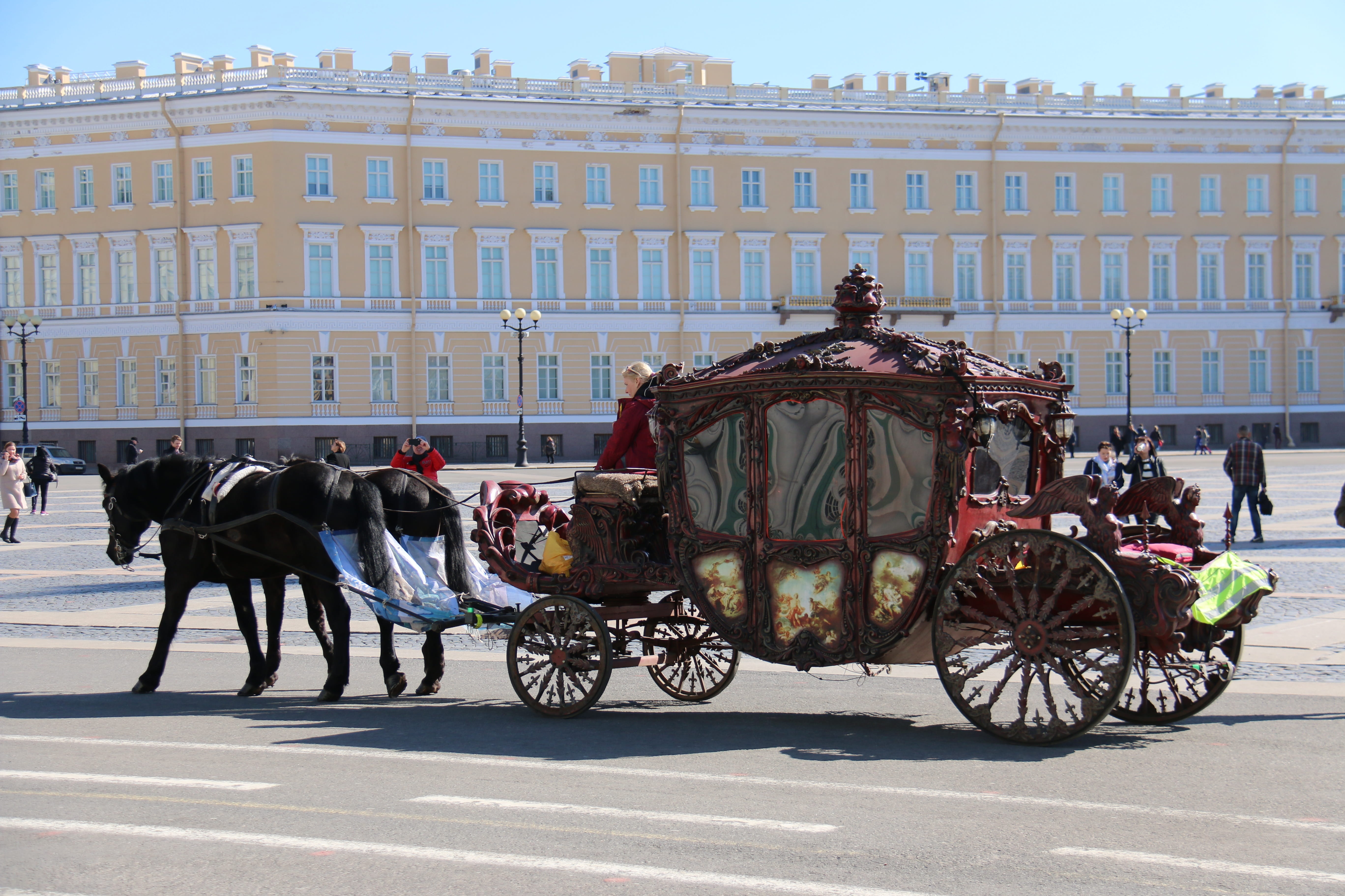 monarch, culture, medieval, king, street, pets, real, horse cart, palace, kingdom, old, mode of transportation, building exterior, emperor, working animal, HD Wallpaper