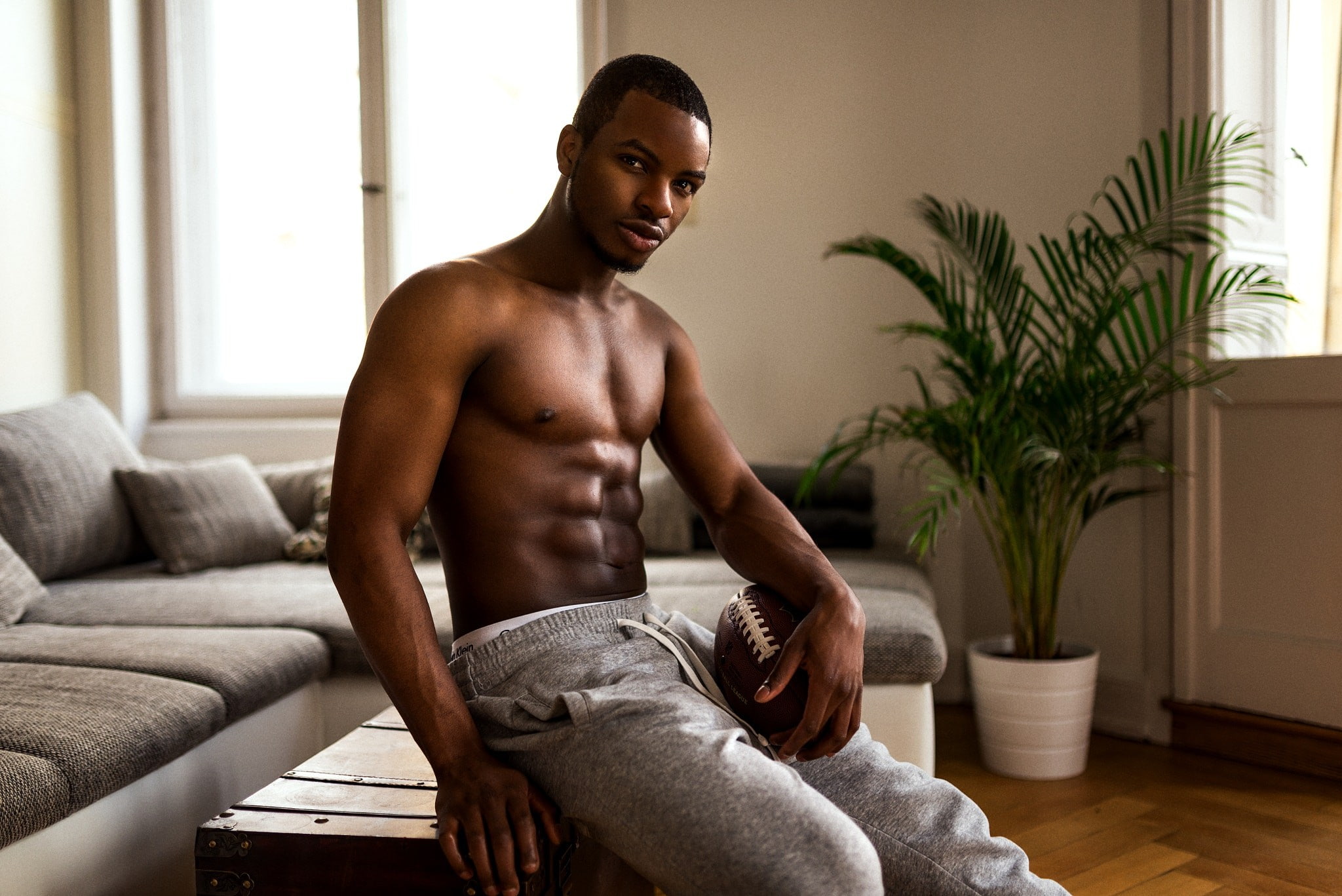 Miro Hofmann, men, interior, 1080P, looking at viewer, 500px, model, muscles, HD Wallpaper
