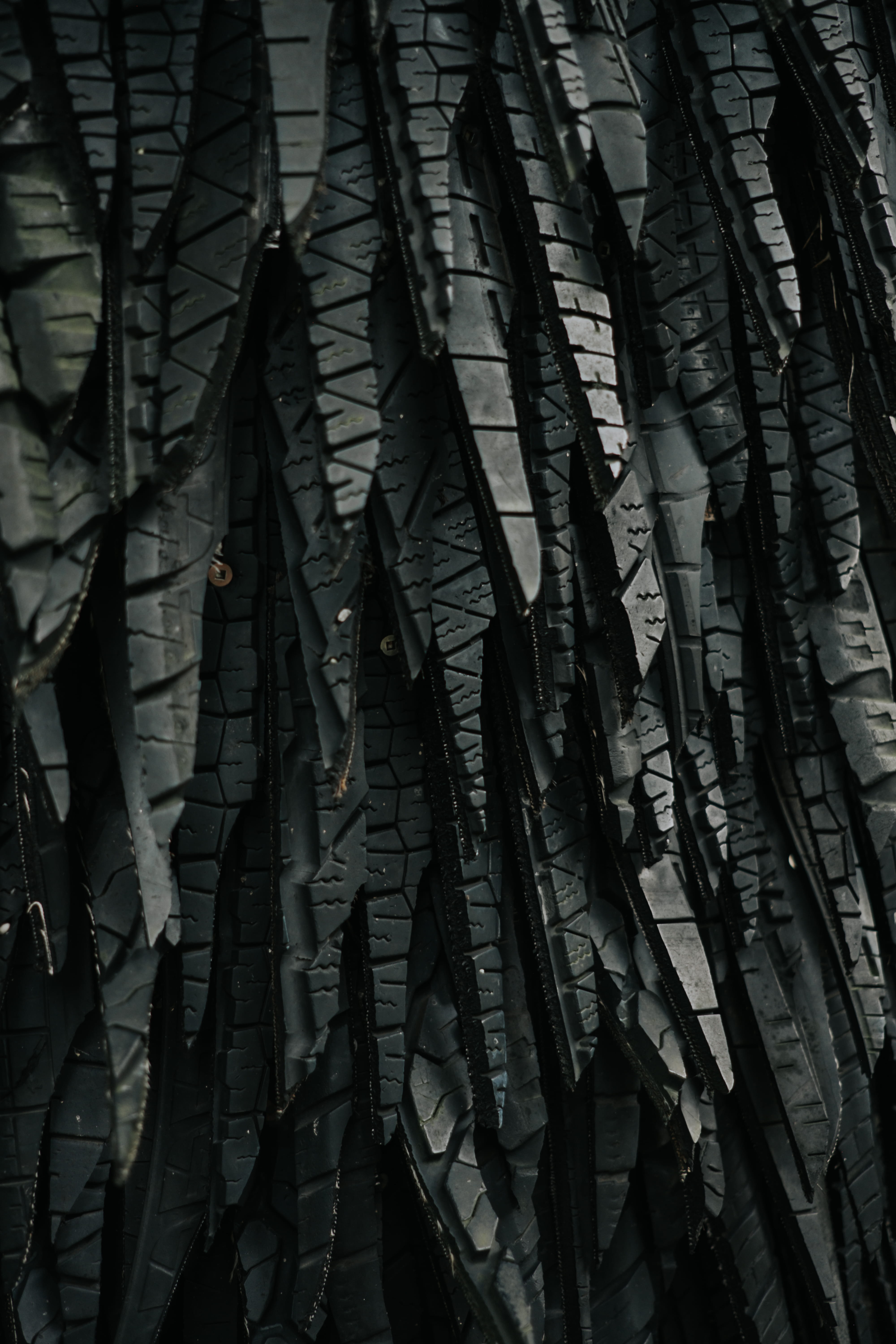 vegetation, day, town, high rise, architecture, urban, tire, shredded, textile, pattern, grey, jungle, backgrounds, abundance, plant, no people, hanging, Phone HD Wallpaper