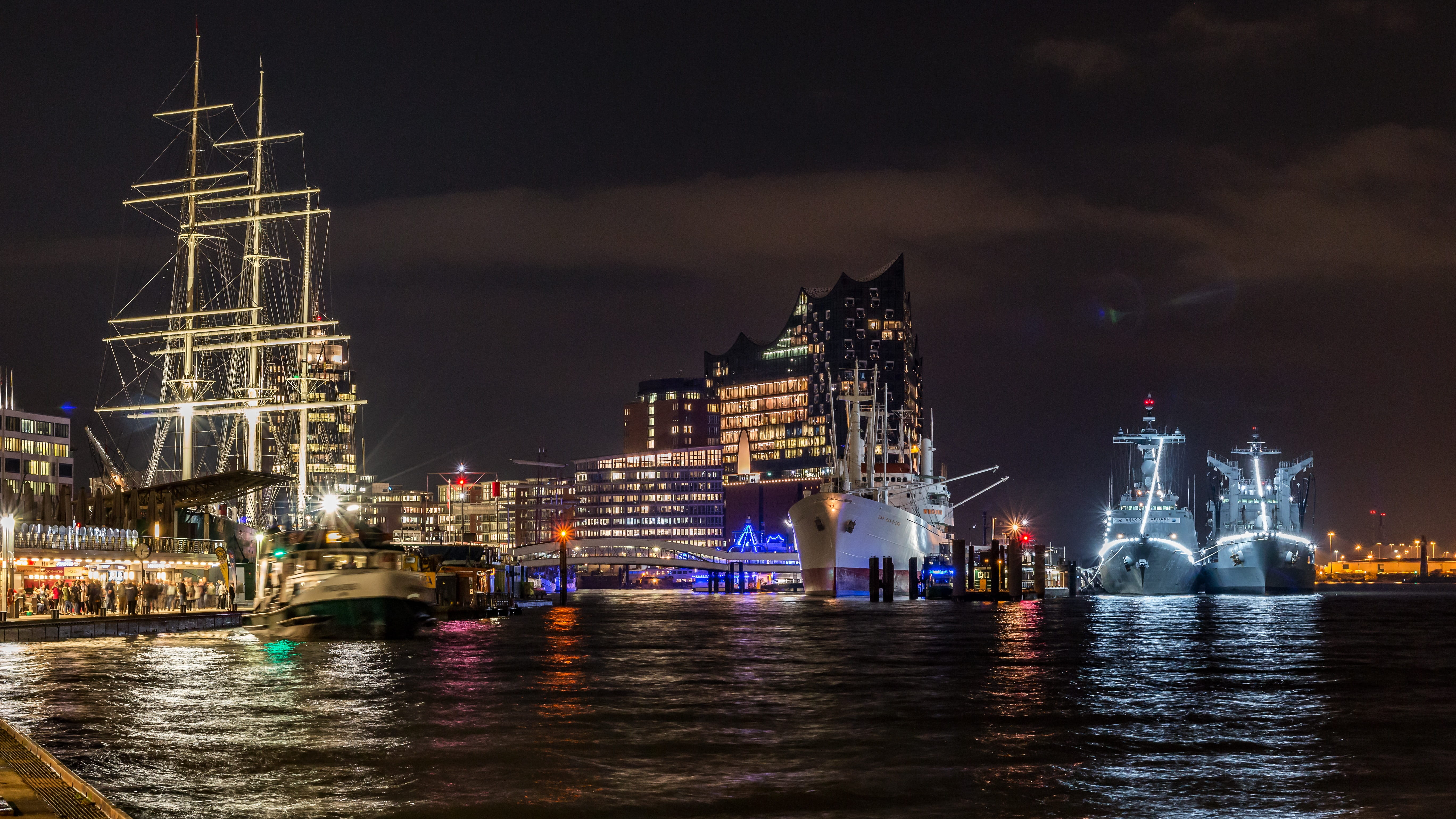 travel destinations, outdoors, urban skyline, landungsbrücken, reflection, illuminated, landscape, office building exterior, 5K, sky, shipping, no people, HD Wallpaper